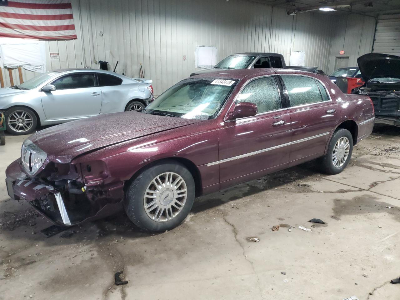 LINCOLN TOWN CAR S 2008