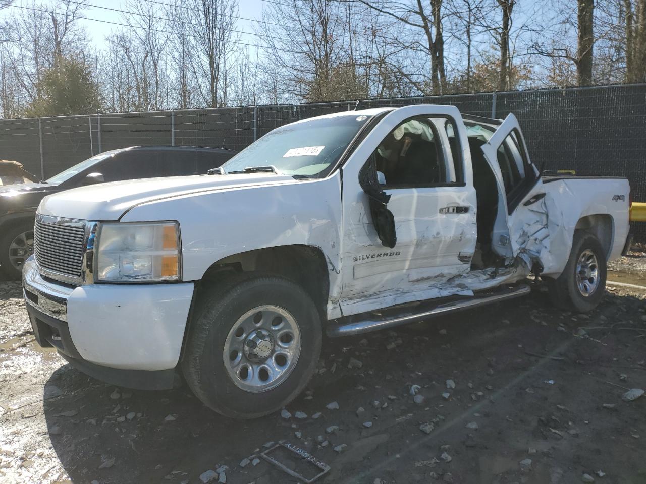 CHEVROLET SILVERADO 2011