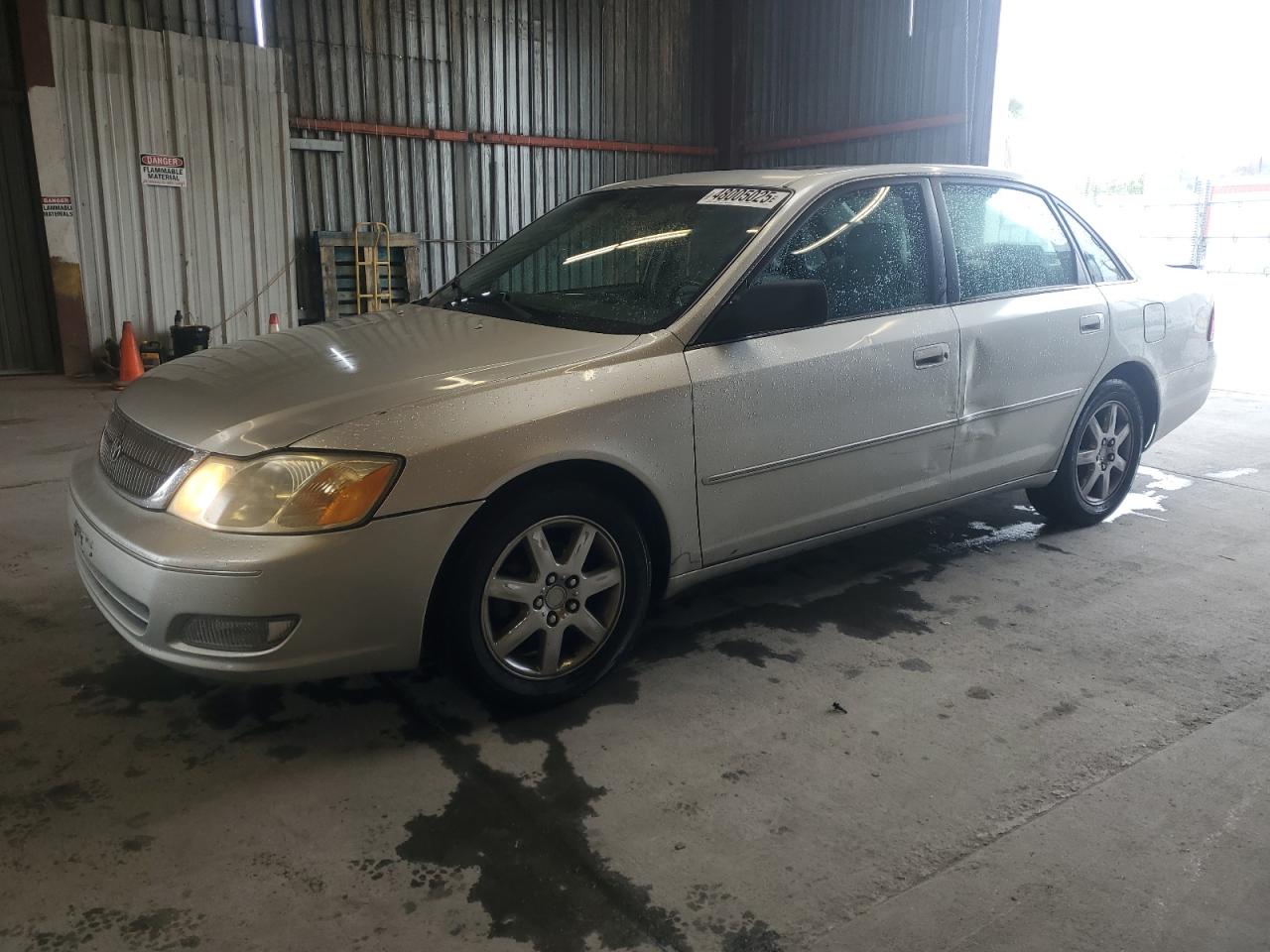 TOYOTA AVALON XL 2000