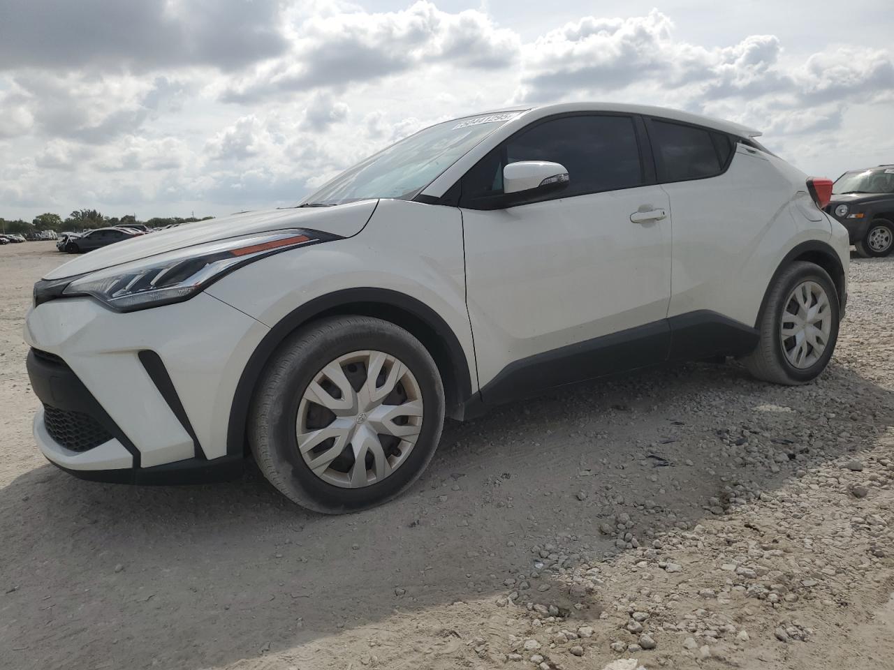 TOYOTA C-HR XLE 2021