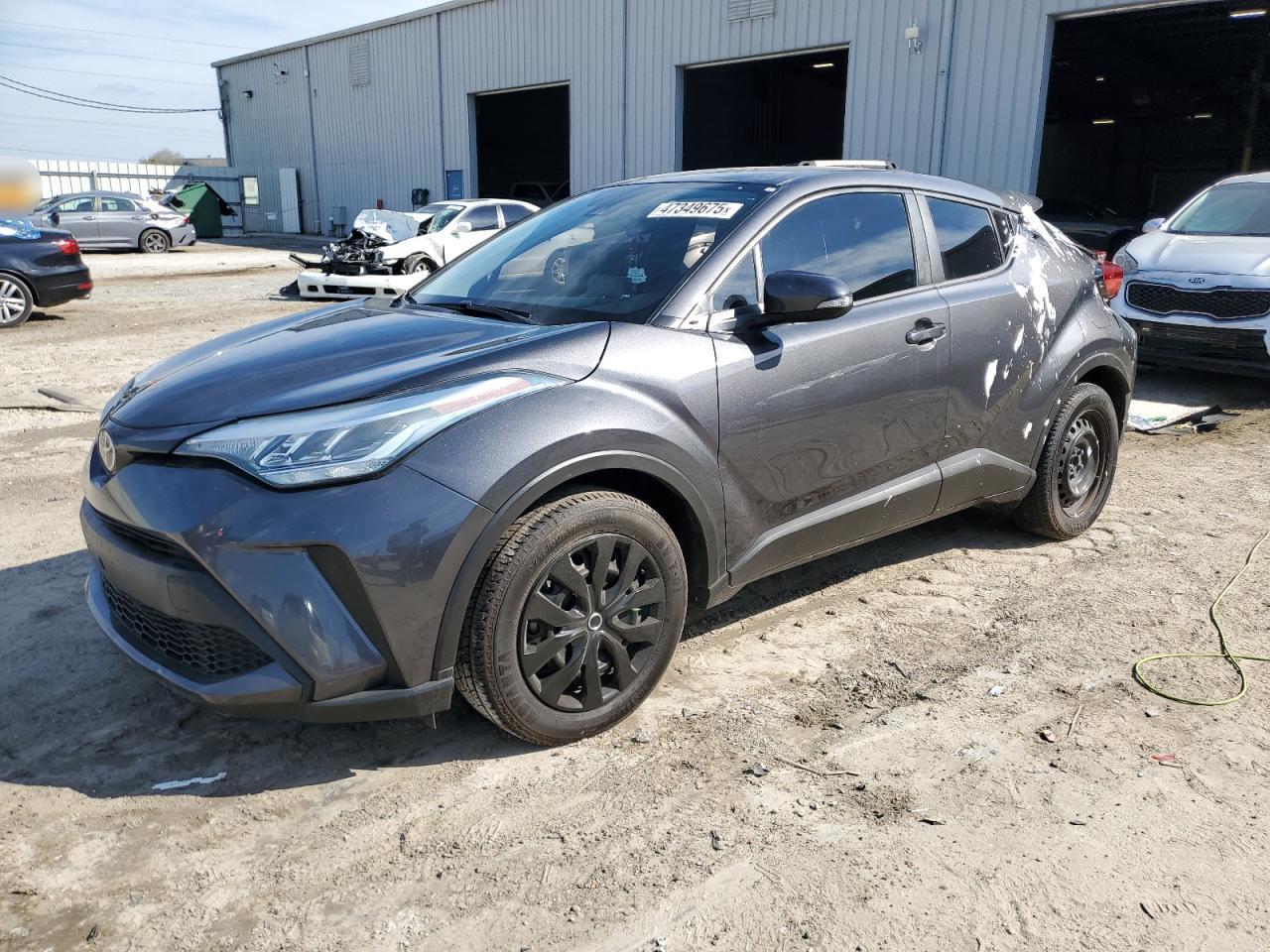 TOYOTA C-HR XLE 2021
