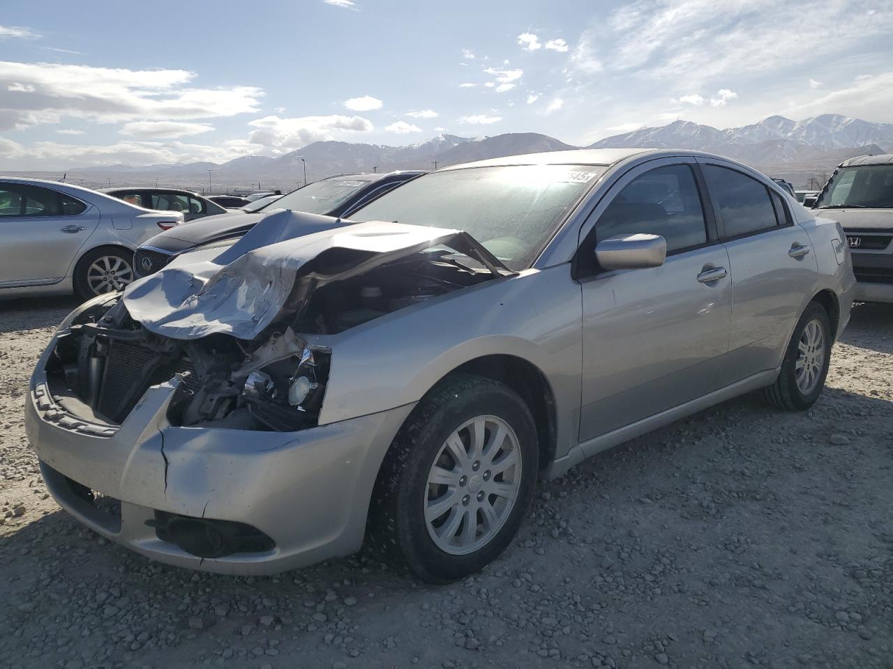 MITSUBISHI GALANT FE 2012
