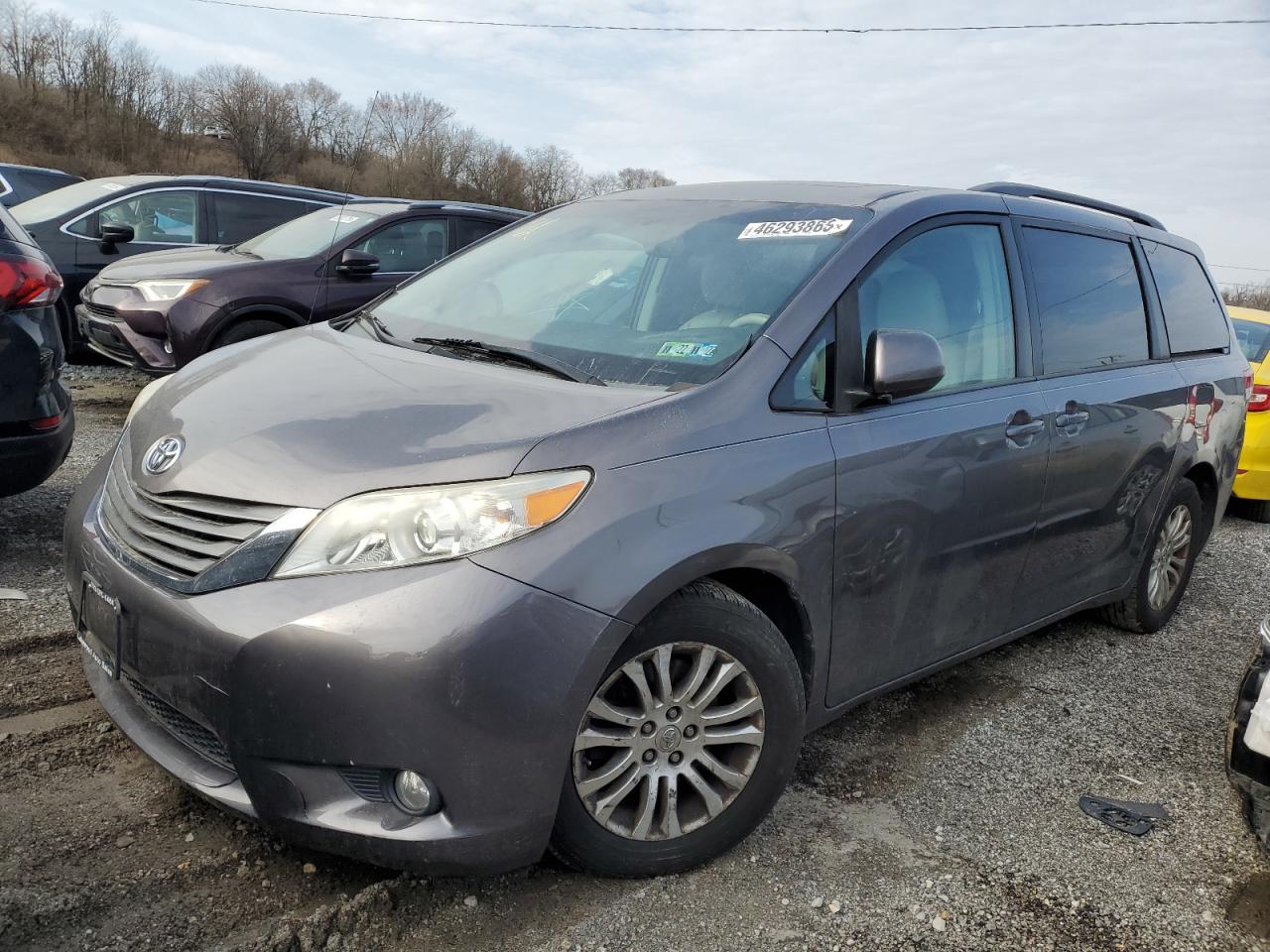 TOYOTA SIENNA XLE 2014