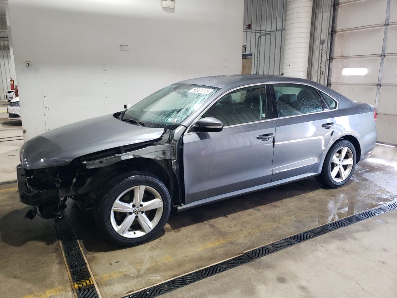 VOLKSWAGEN PASSAT SE 2012