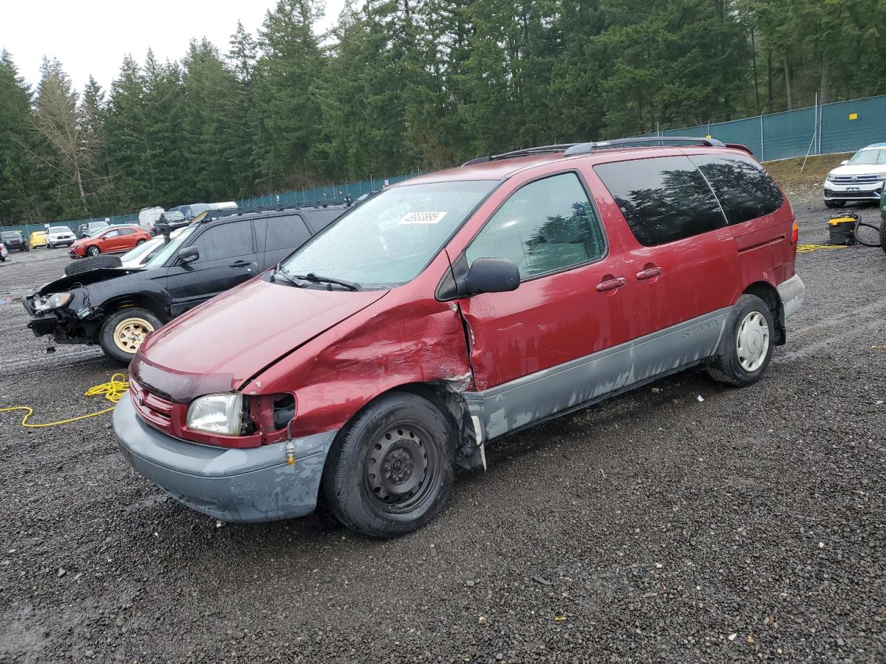 TOYOTA SIENNA LE 2000