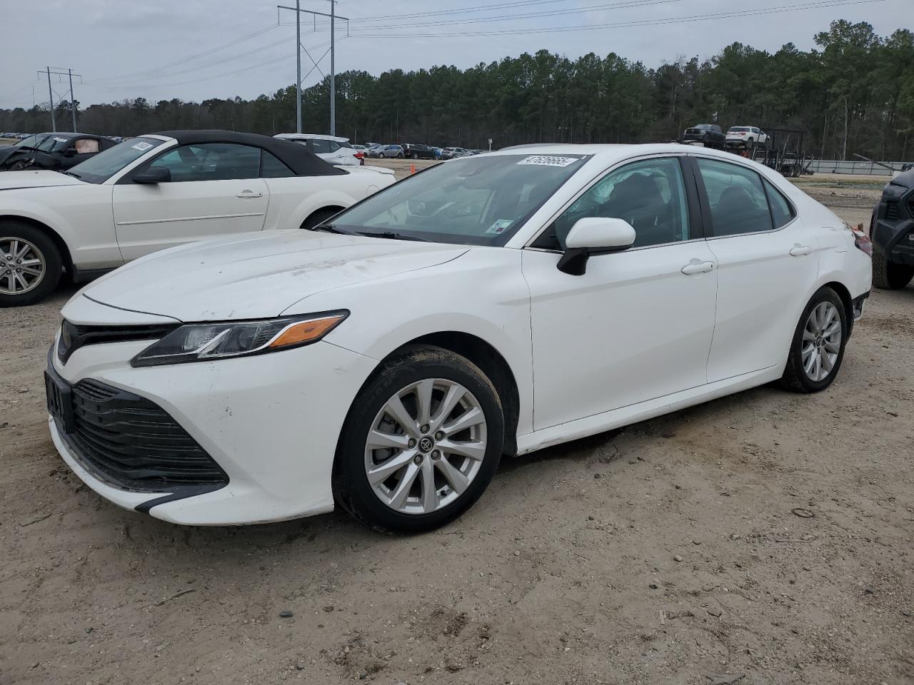 TOYOTA CAMRY LE 2020
