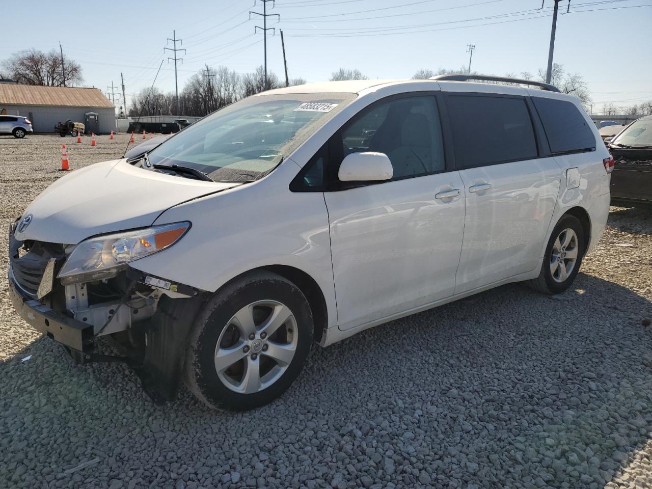 TOYOTA SIENNA LE 2014