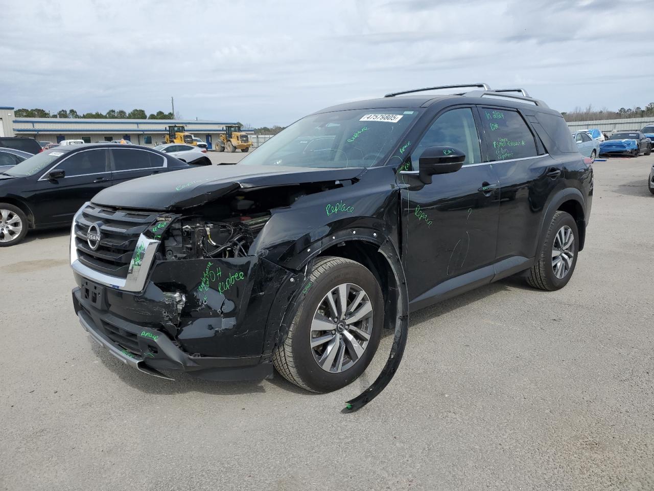NISSAN PATHFINDER 2024