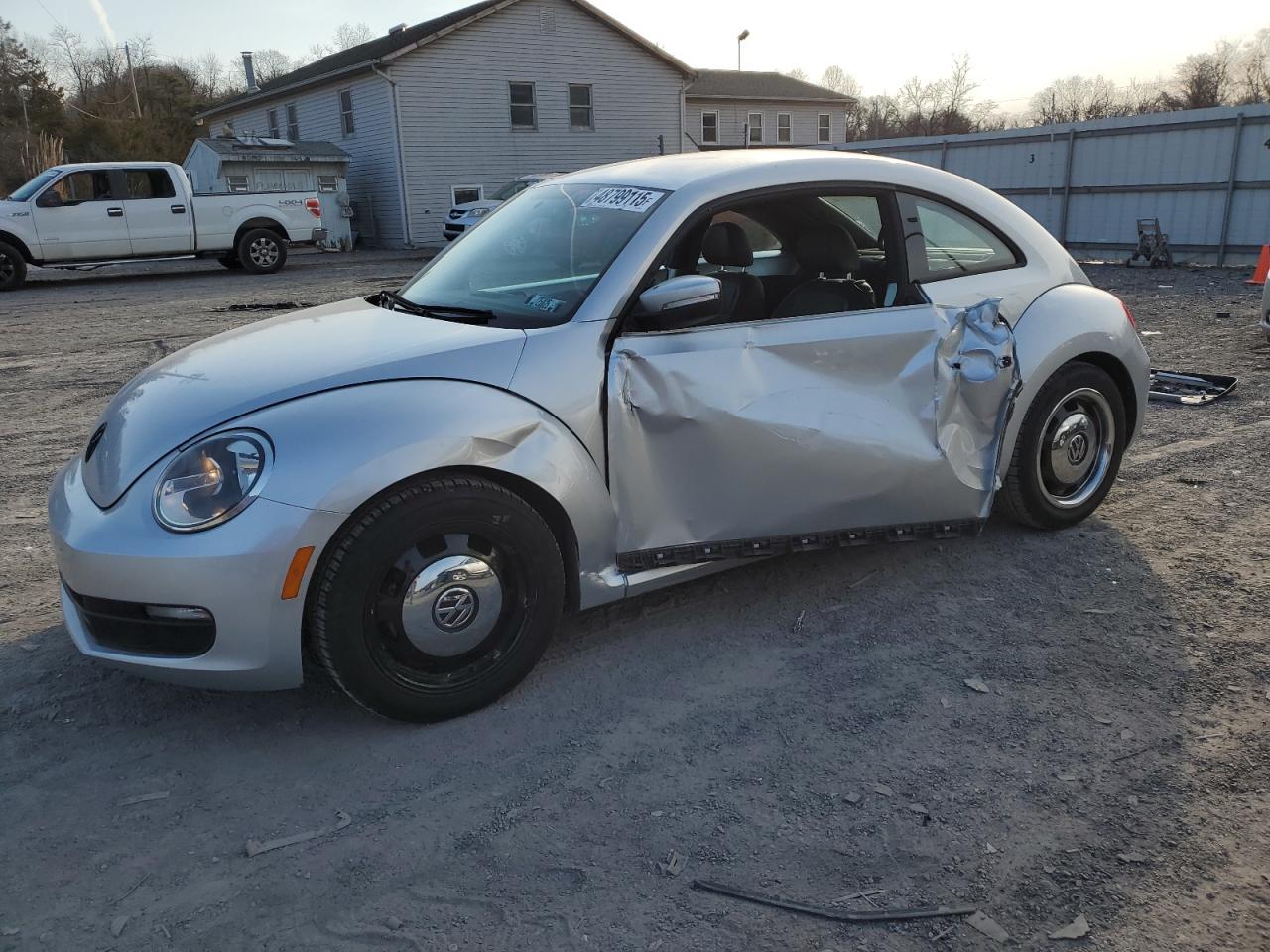 VOLKSWAGEN BEETLE 2014