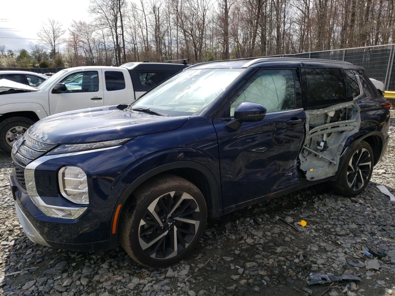 MITSUBISHI OUTLANDER 2024