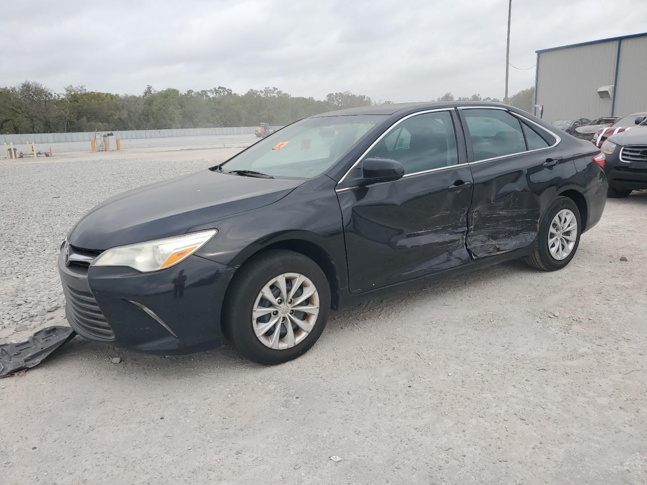 TOYOTA CAMRY LE 2017