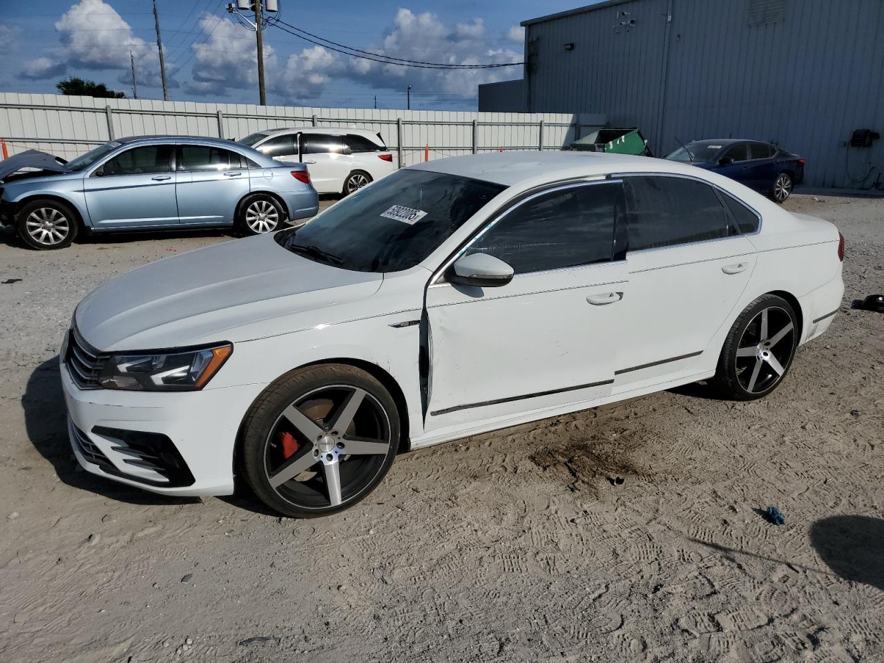 VOLKSWAGEN PASSAT R-L 2017