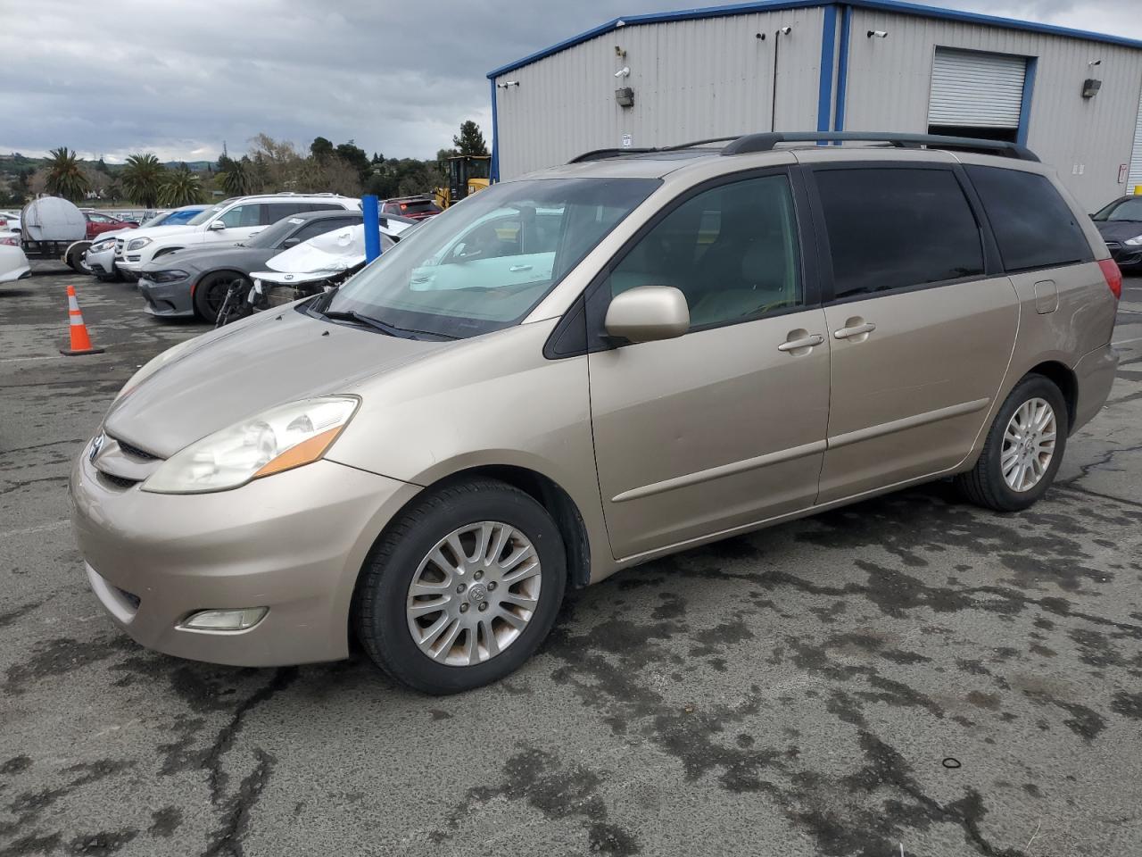 TOYOTA SIENNA XLE 2007