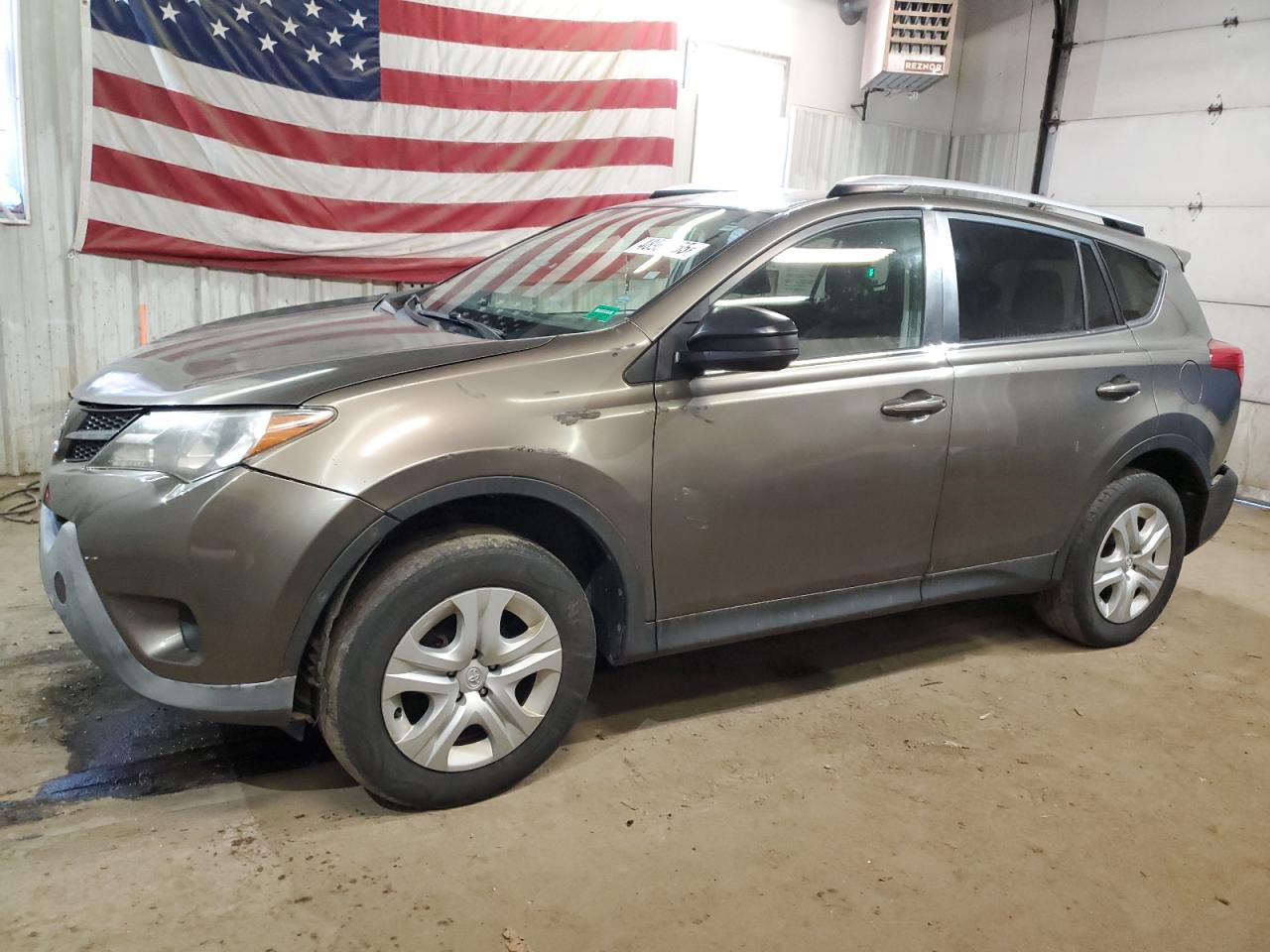 TOYOTA RAV4 LE 2015