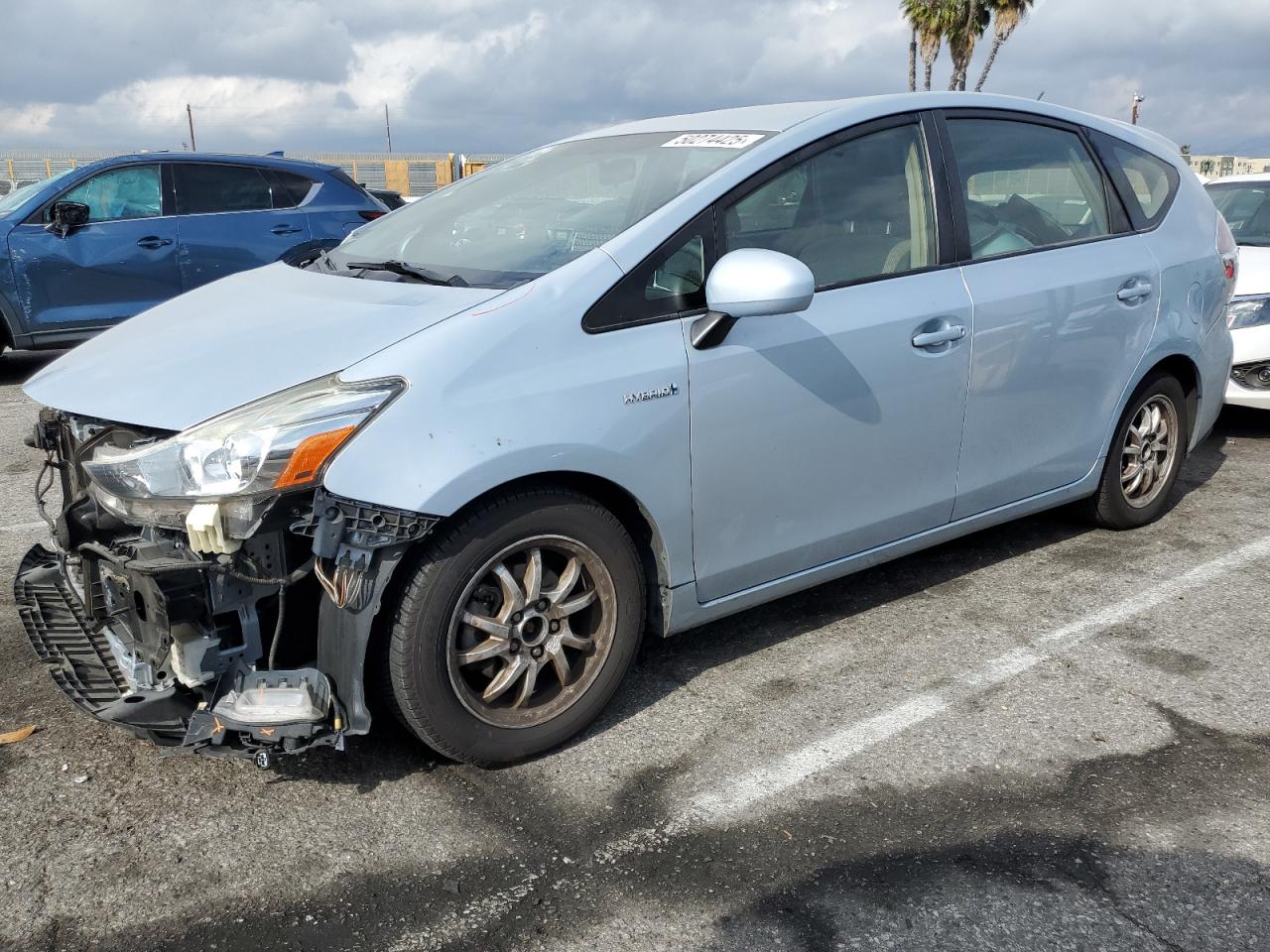TOYOTA PRIUS V 2015