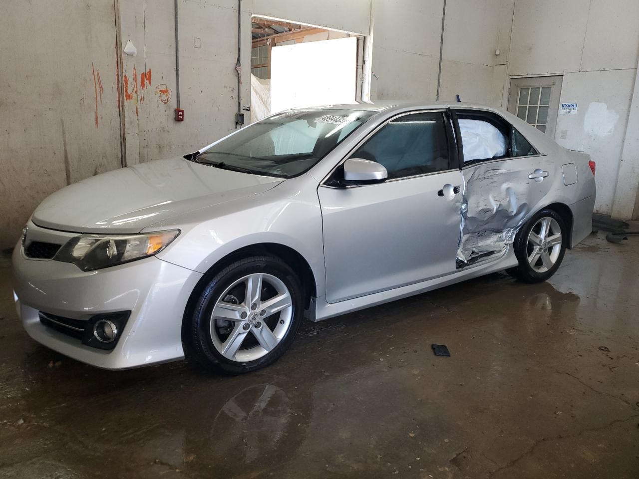 TOYOTA CAMRY BASE 2012