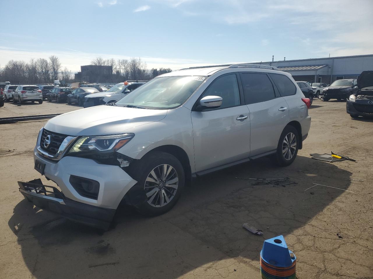 NISSAN PATHFINDER 2017