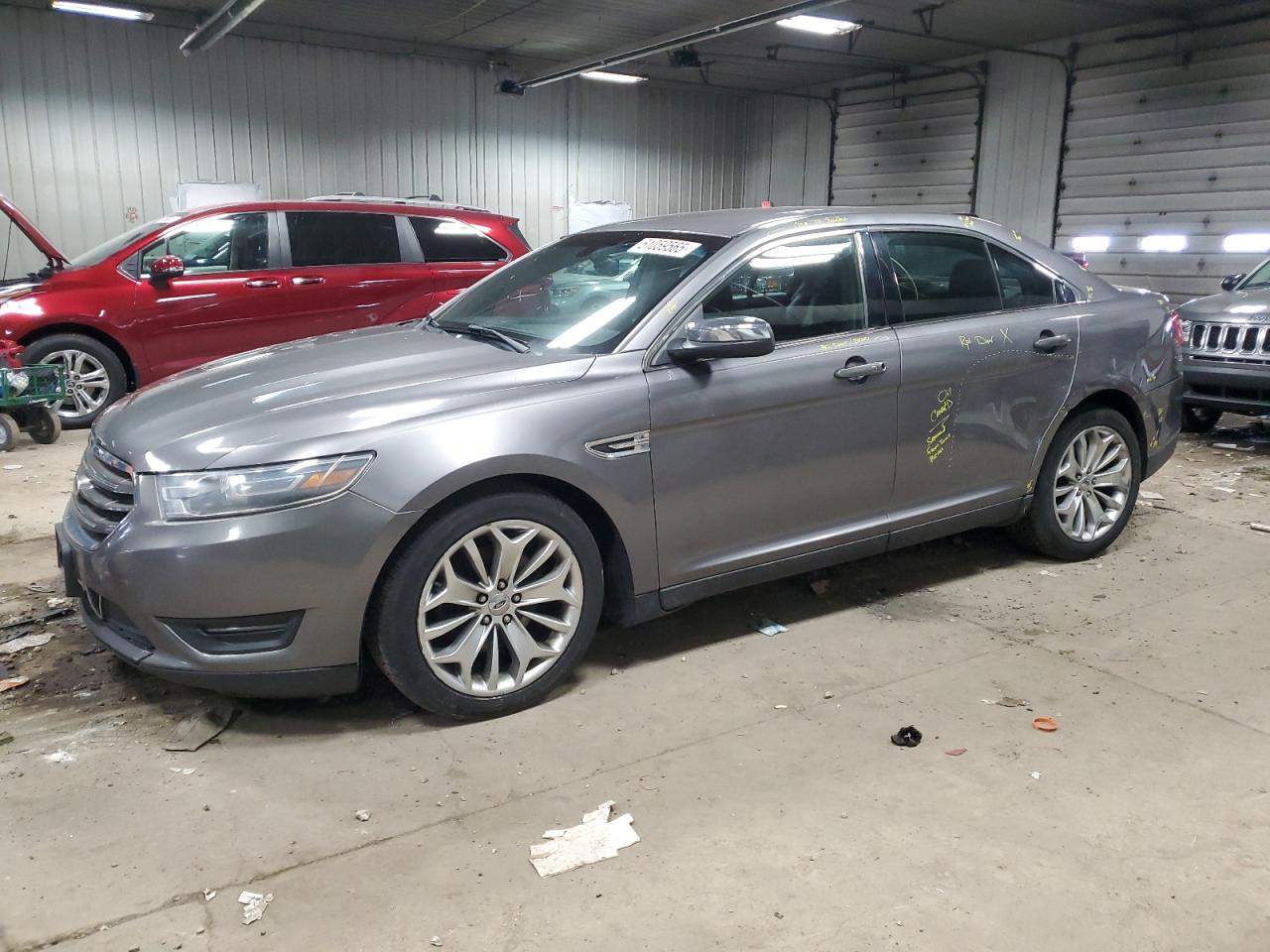 FORD TAURUS LIM 2014