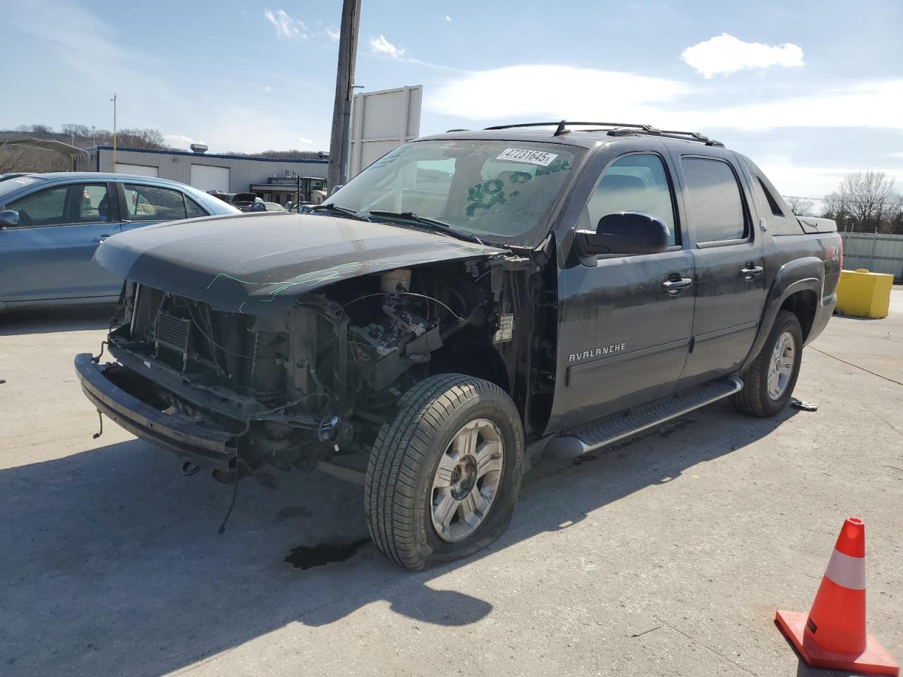 CHEVROLET AVALANCHE 2013