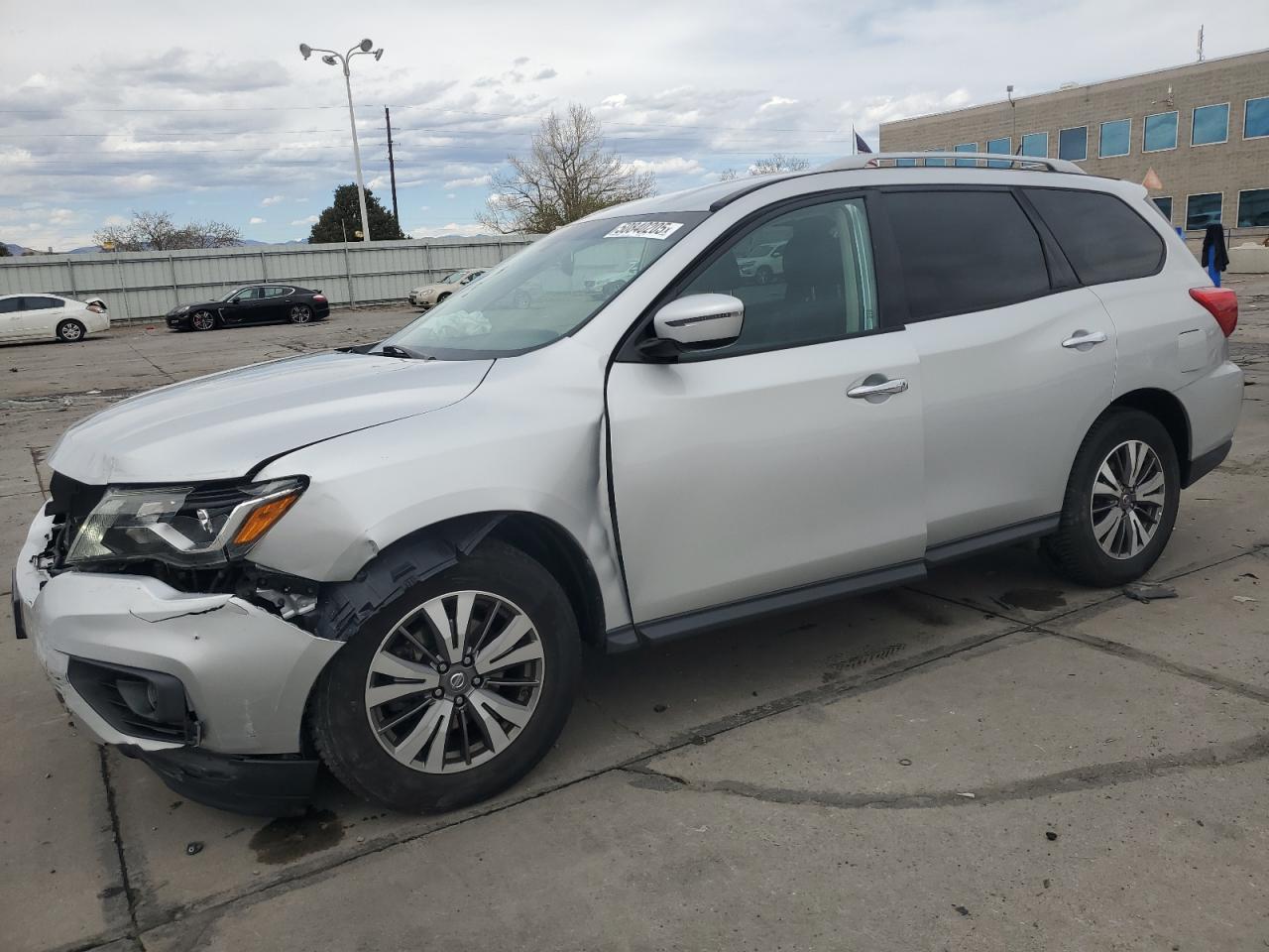 NISSAN PATHFINDER 2017