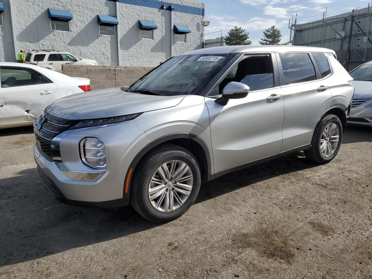 MITSUBISHI OUTLANDER 2024