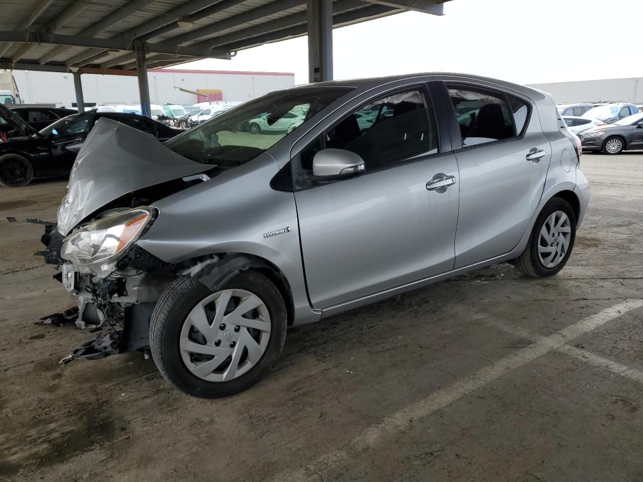 TOYOTA PRIUS C 2015