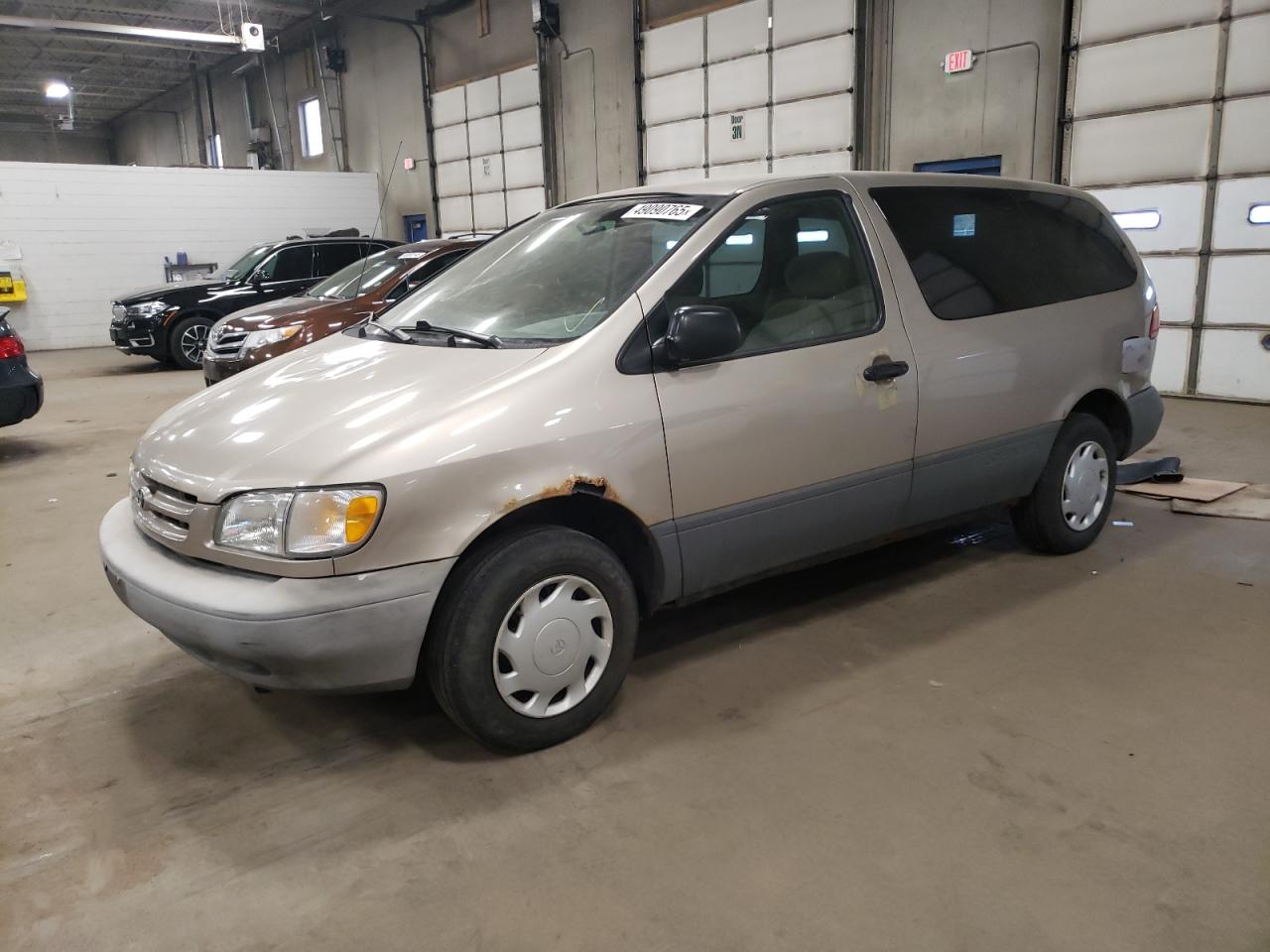 TOYOTA SIENNA CE 2000