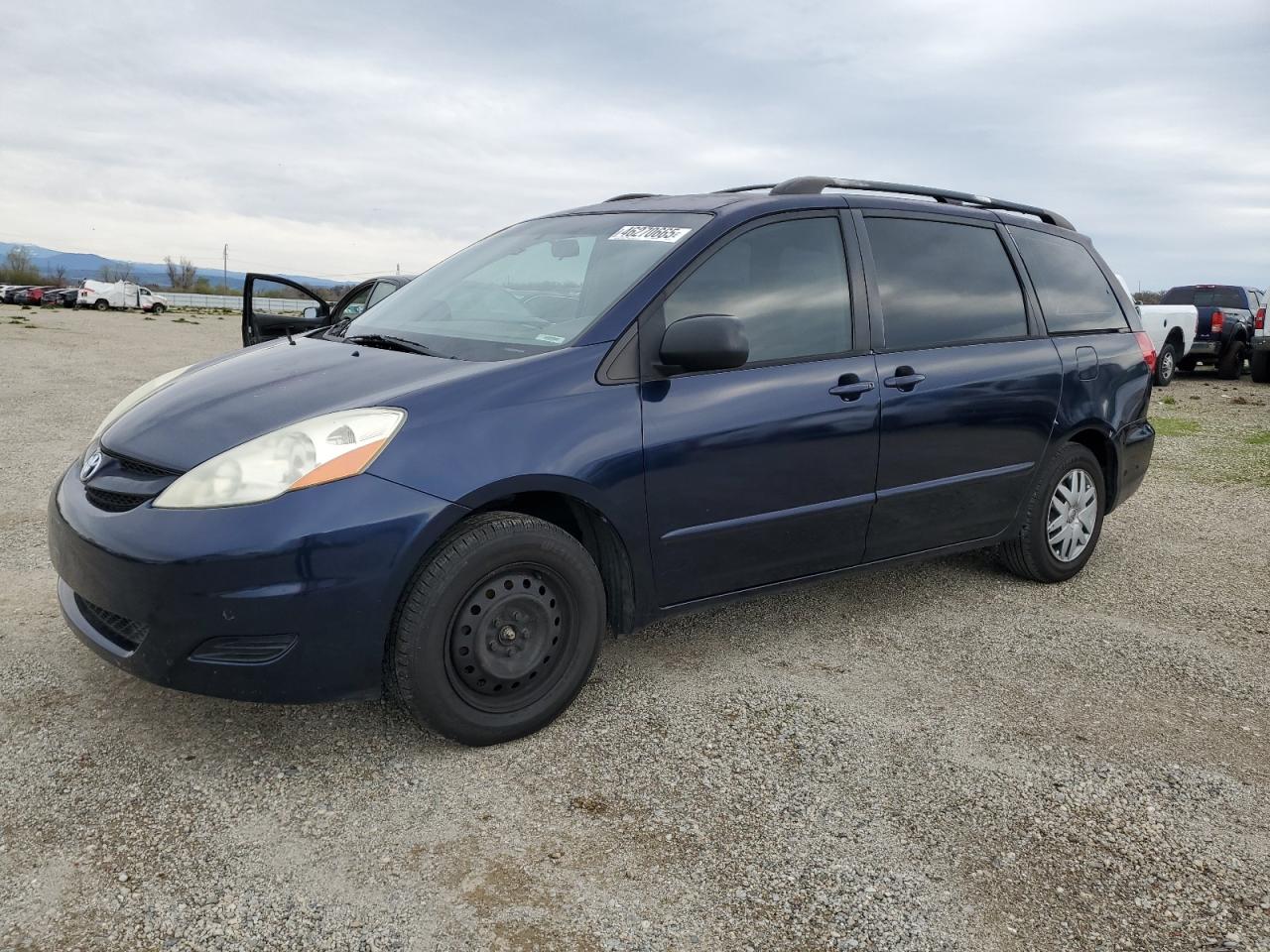 TOYOTA SIENNA CE 2006