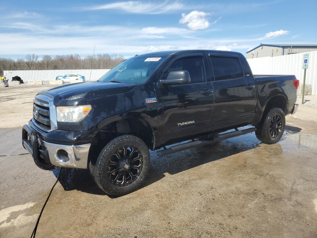 TOYOTA TUNDRA CRE 2011