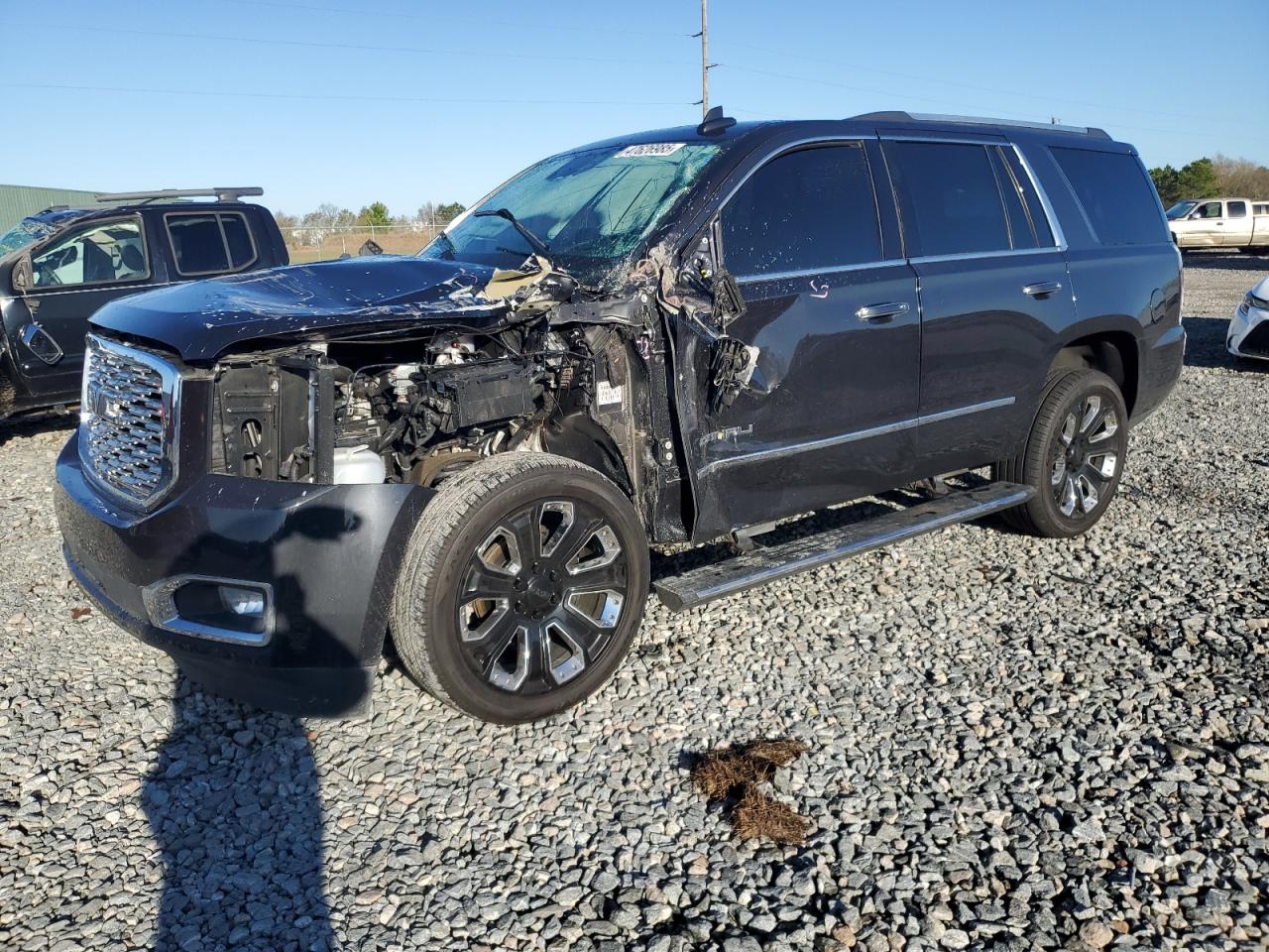 GMC YUKON DENA 2020