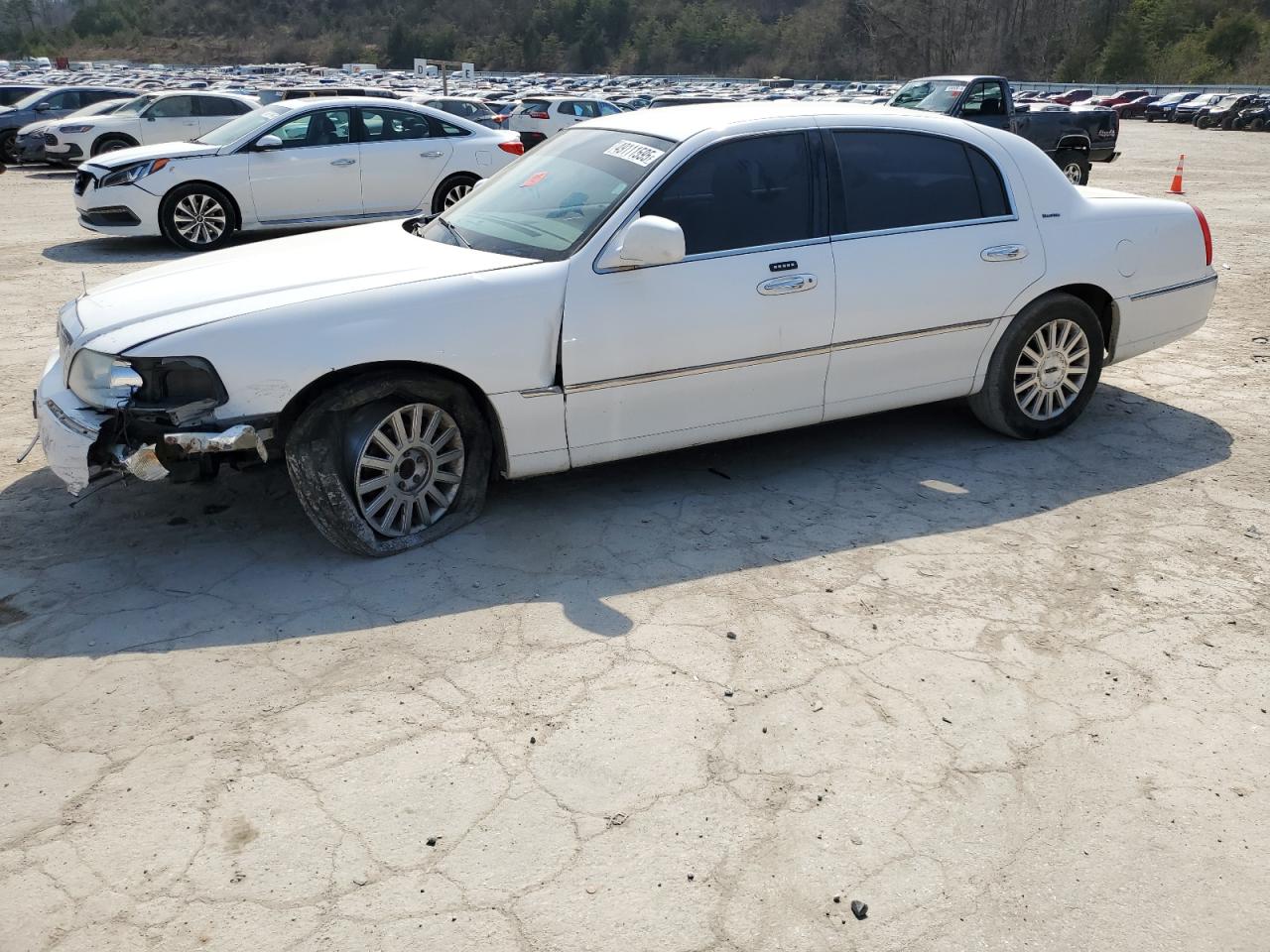 LINCOLN TOWN CAR E 2003