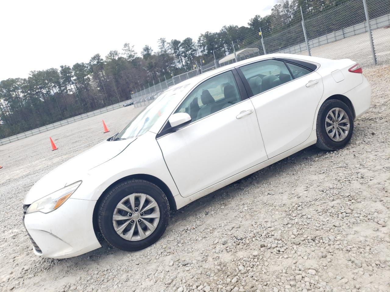 TOYOTA CAMRY LE 2015