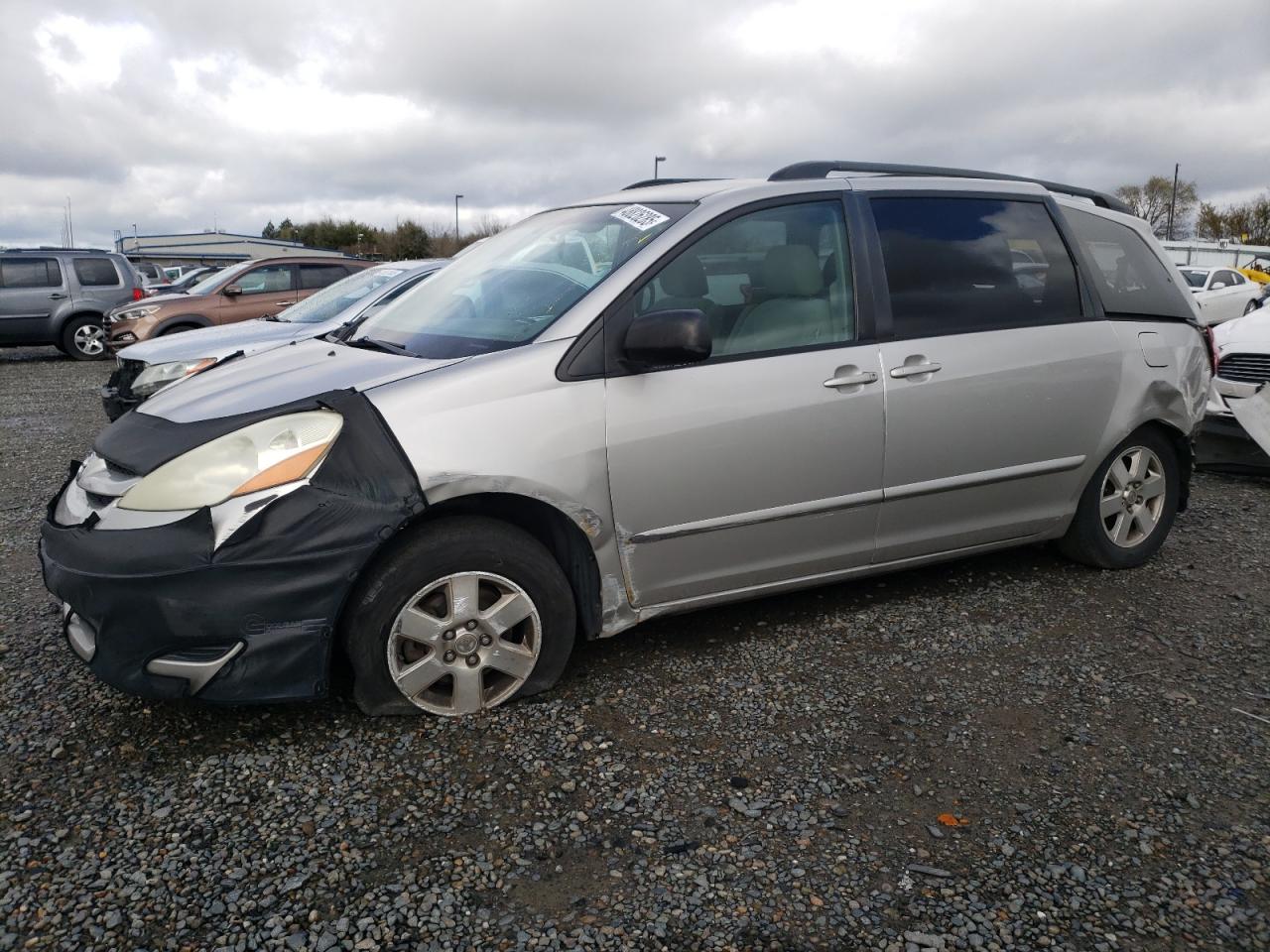 TOYOTA SIENNA CE 2006