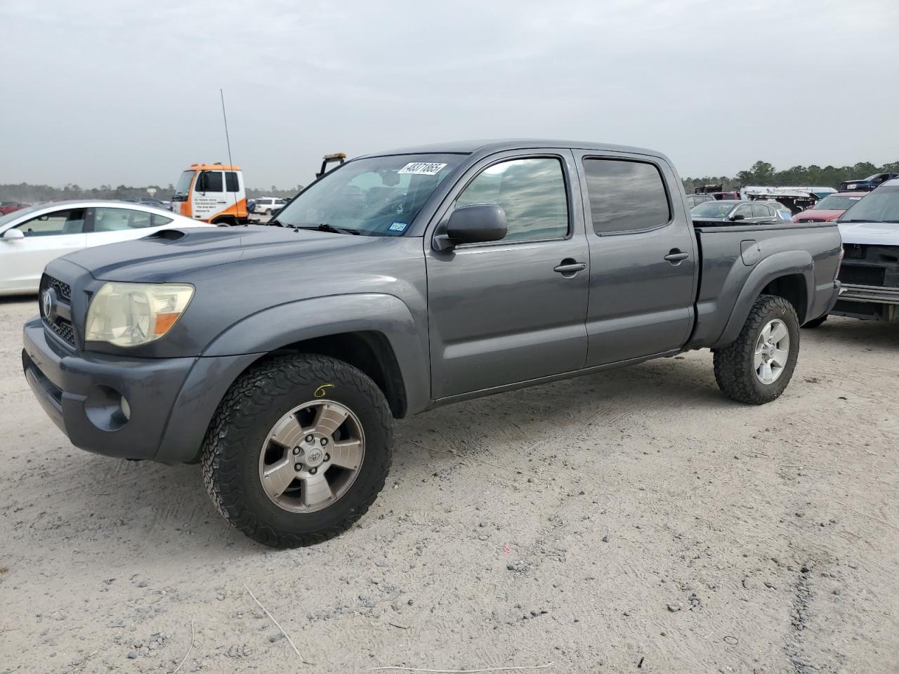 TOYOTA TACOMA DOU 2011
