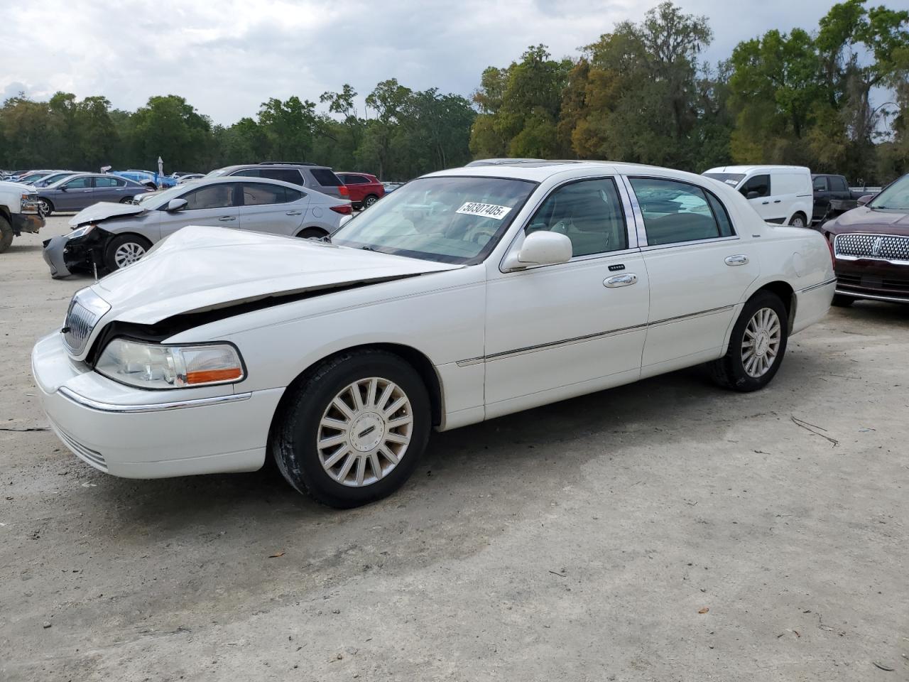 LINCOLN TOWN CAR U 2004