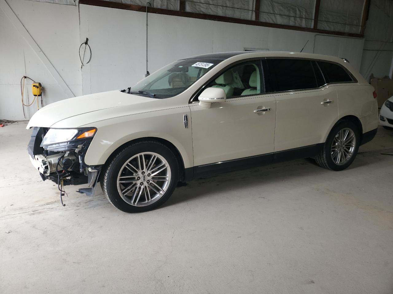 LINCOLN MKT 2015
