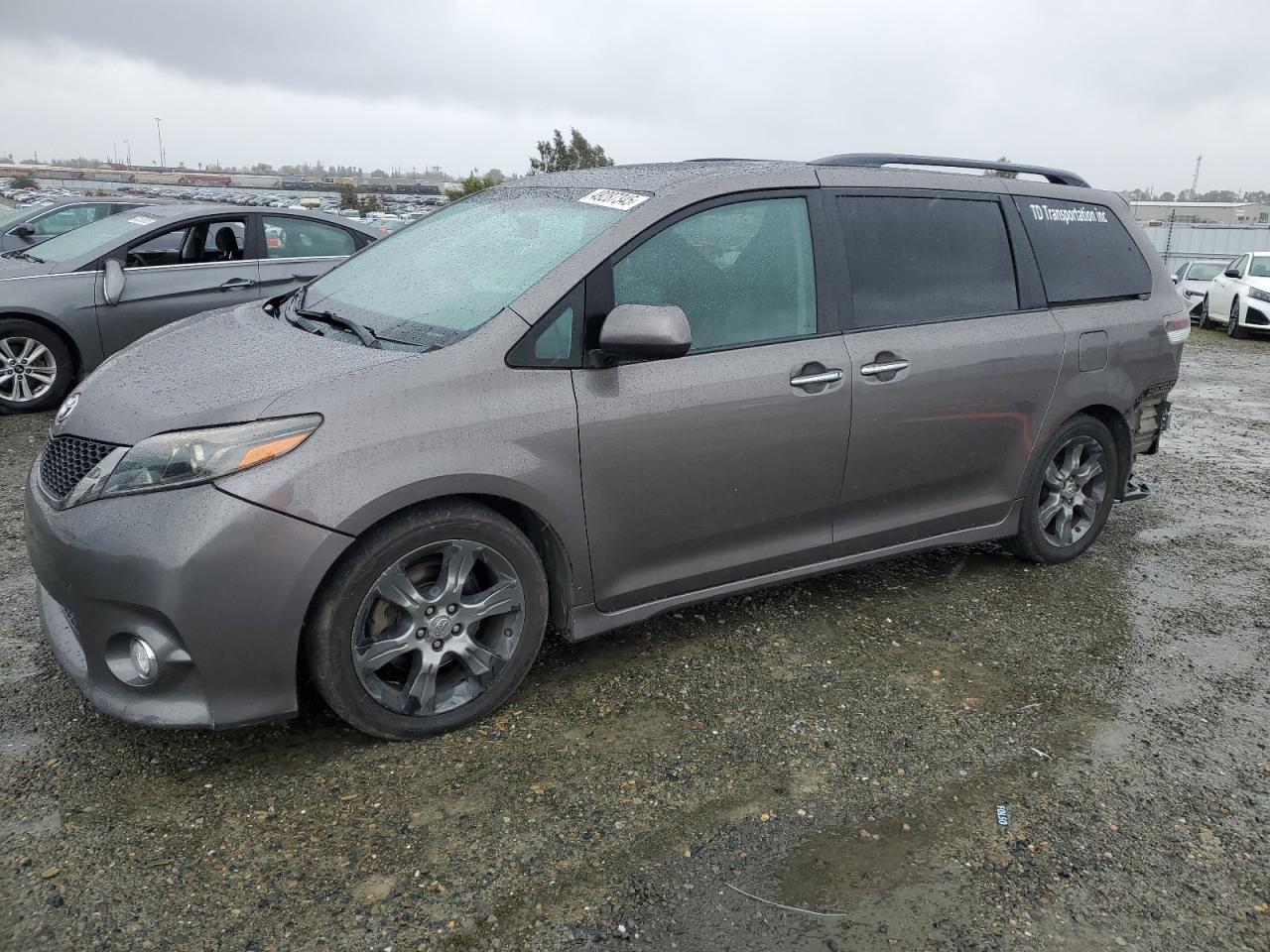 TOYOTA SIENNA 2015
