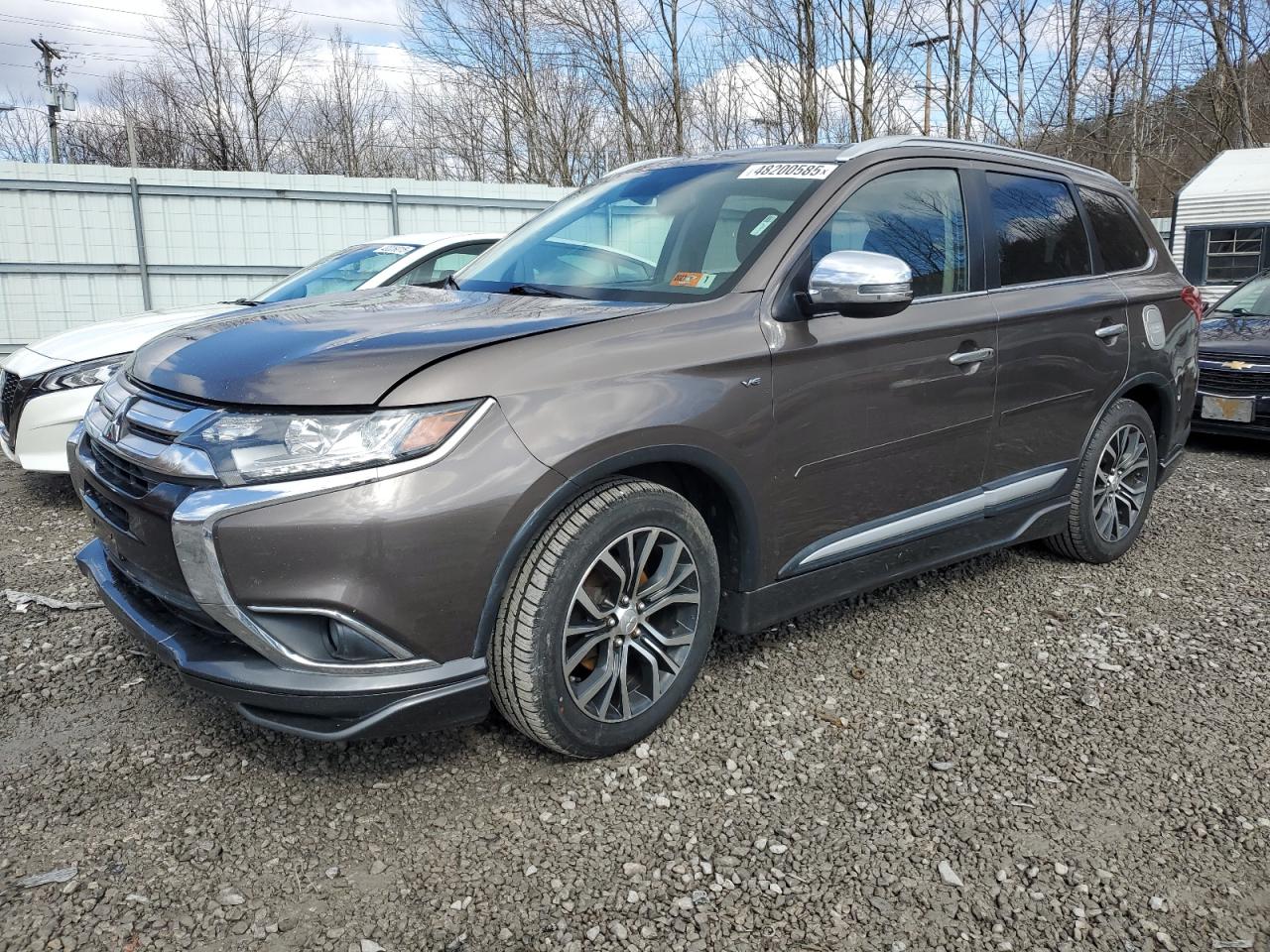 MITSUBISHI OUTLANDER 2016
