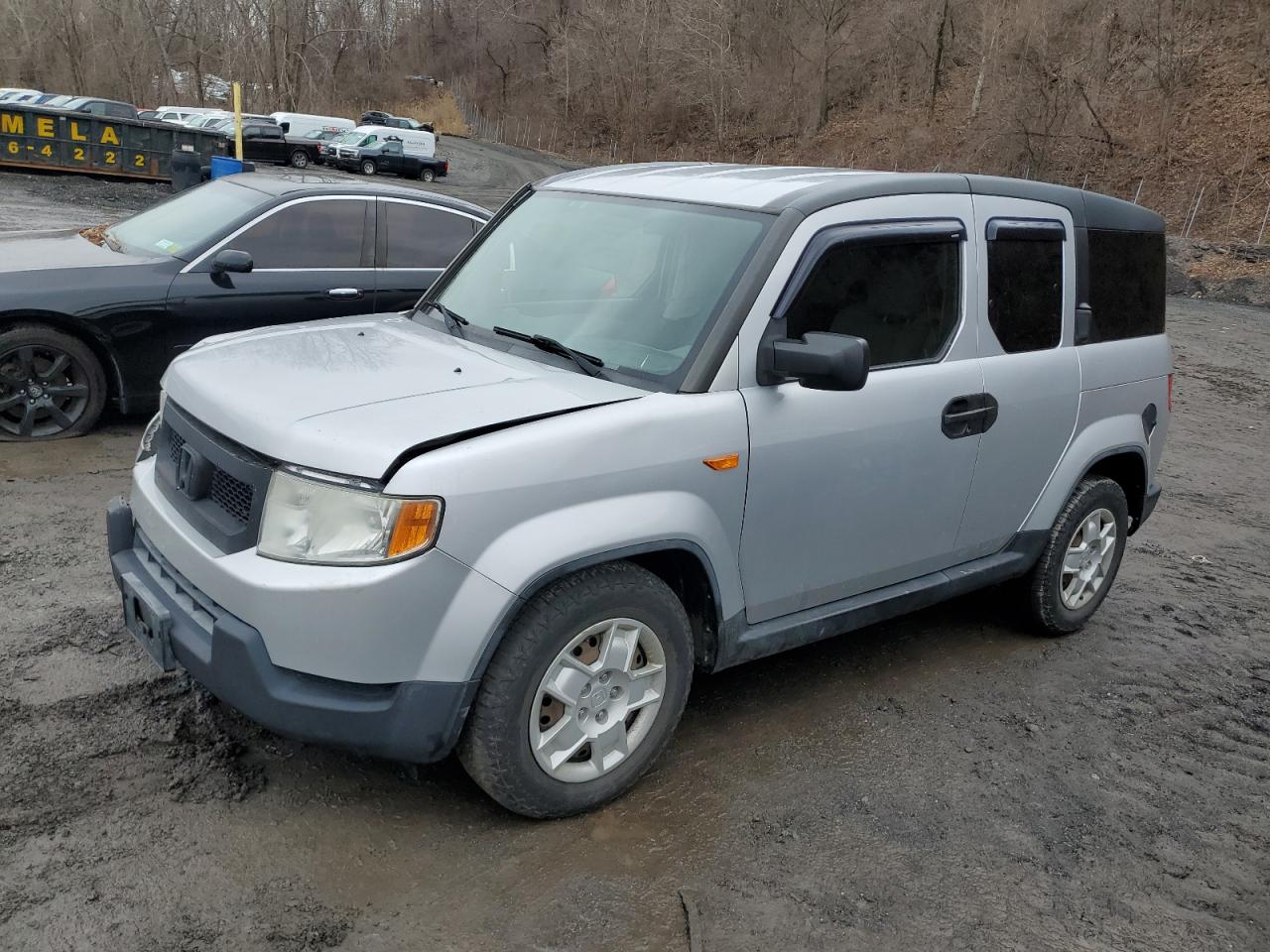 HONDA ELEMENT LX 2011