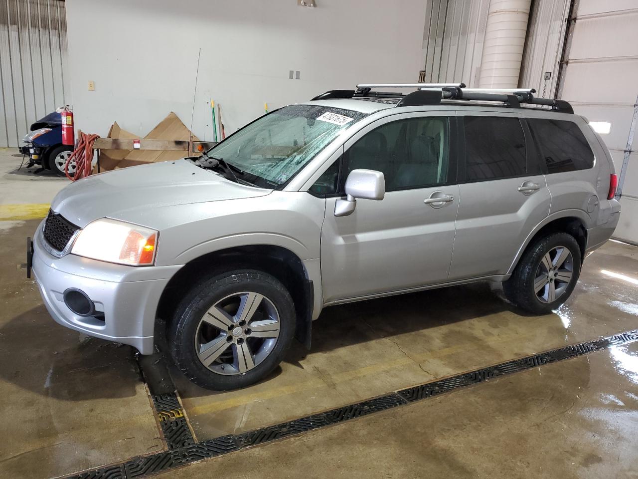 MITSUBISHI ENDEAVOR S 2011