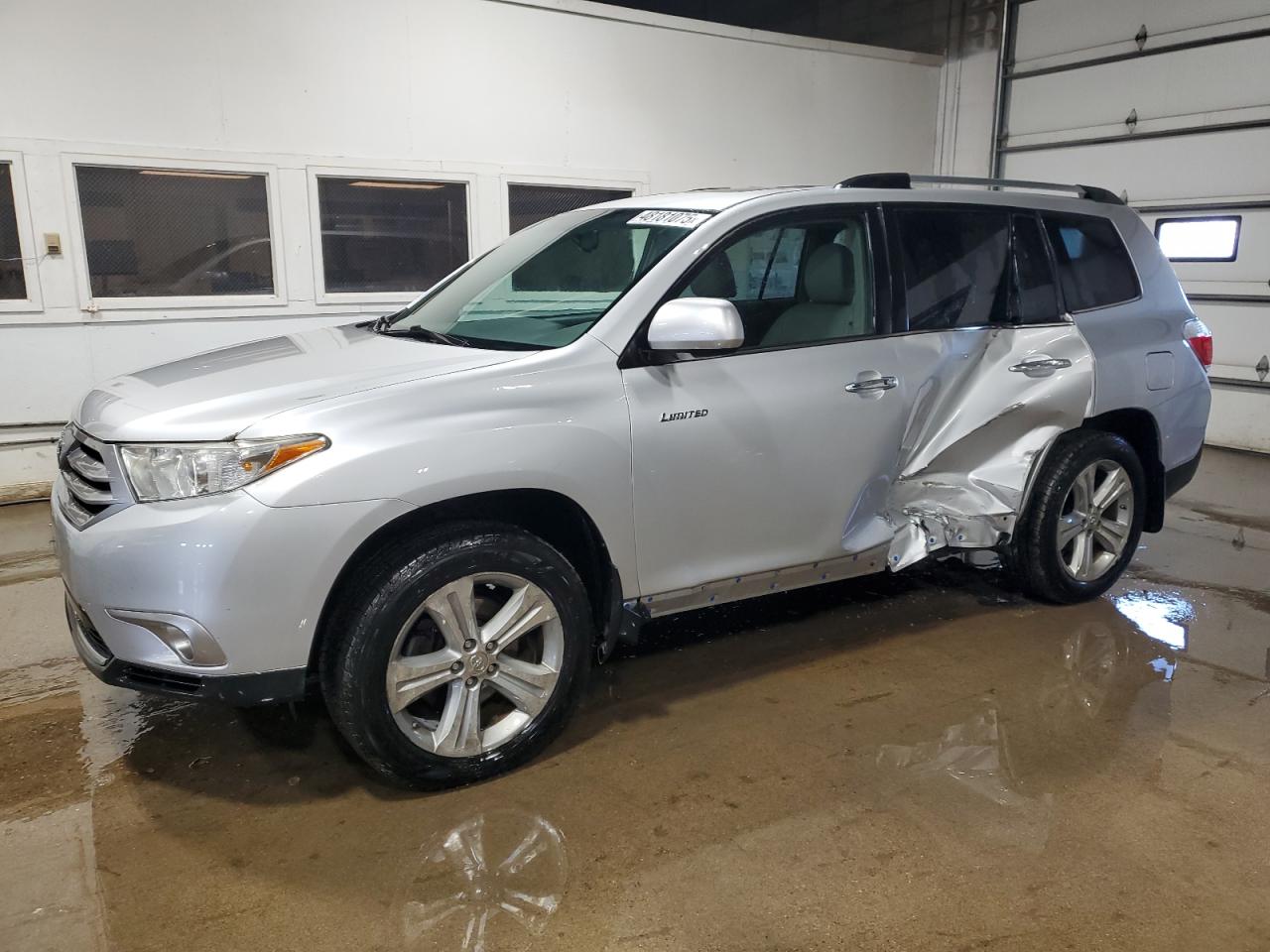 TOYOTA HIGHLANDER 2013