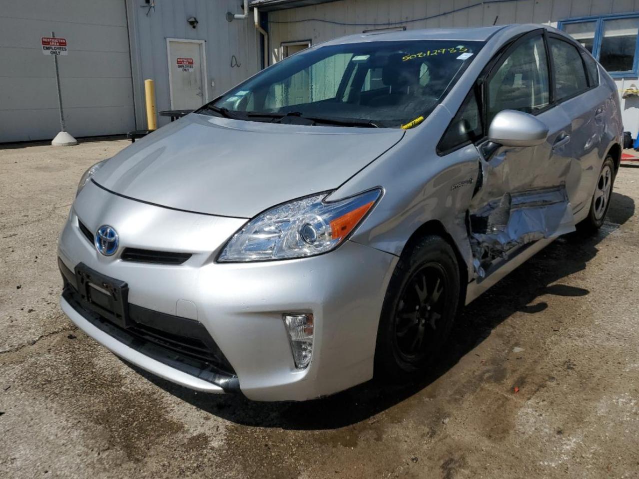 TOYOTA PRIUS 2015