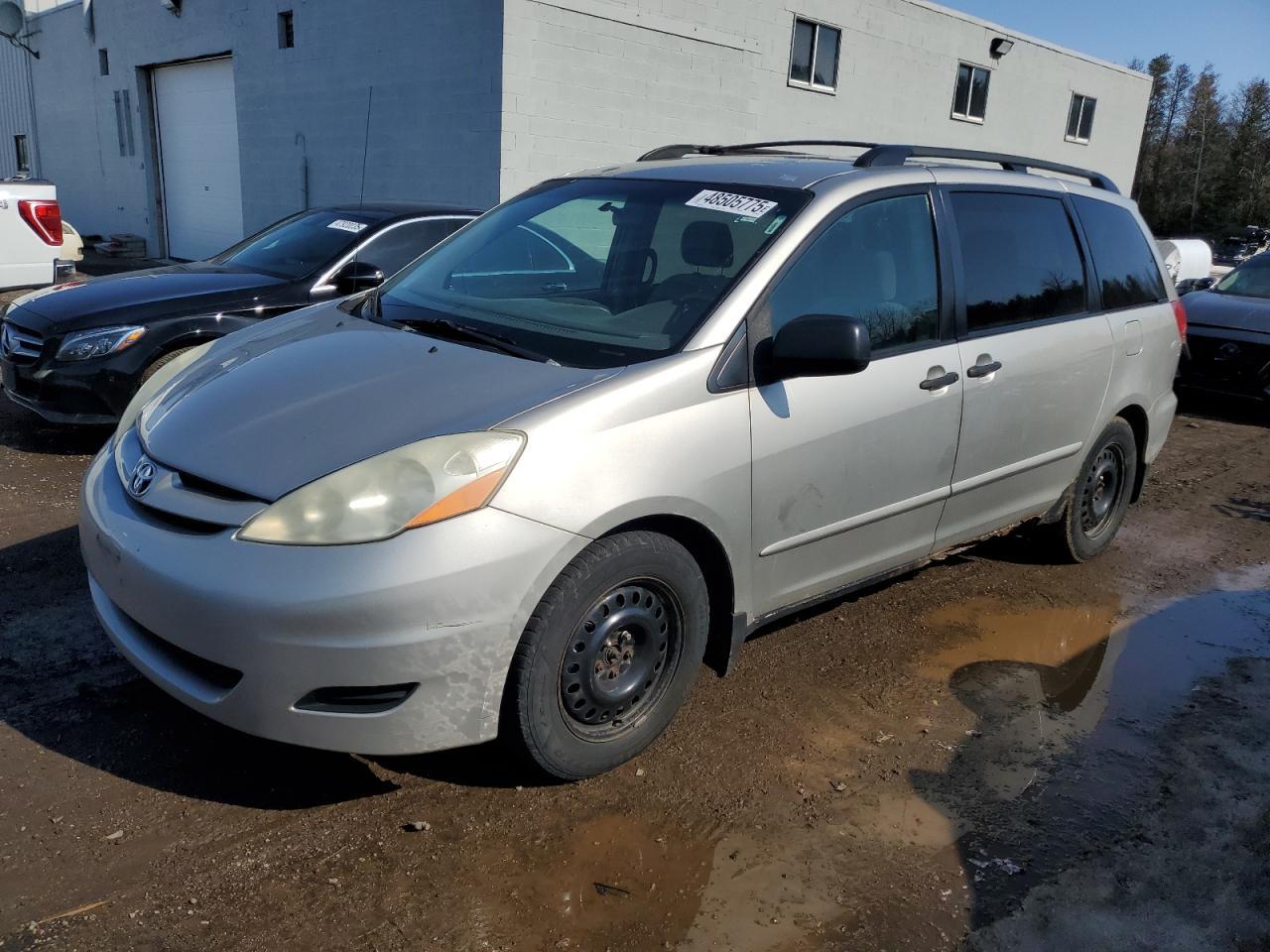 TOYOTA SIENNA CE 2006