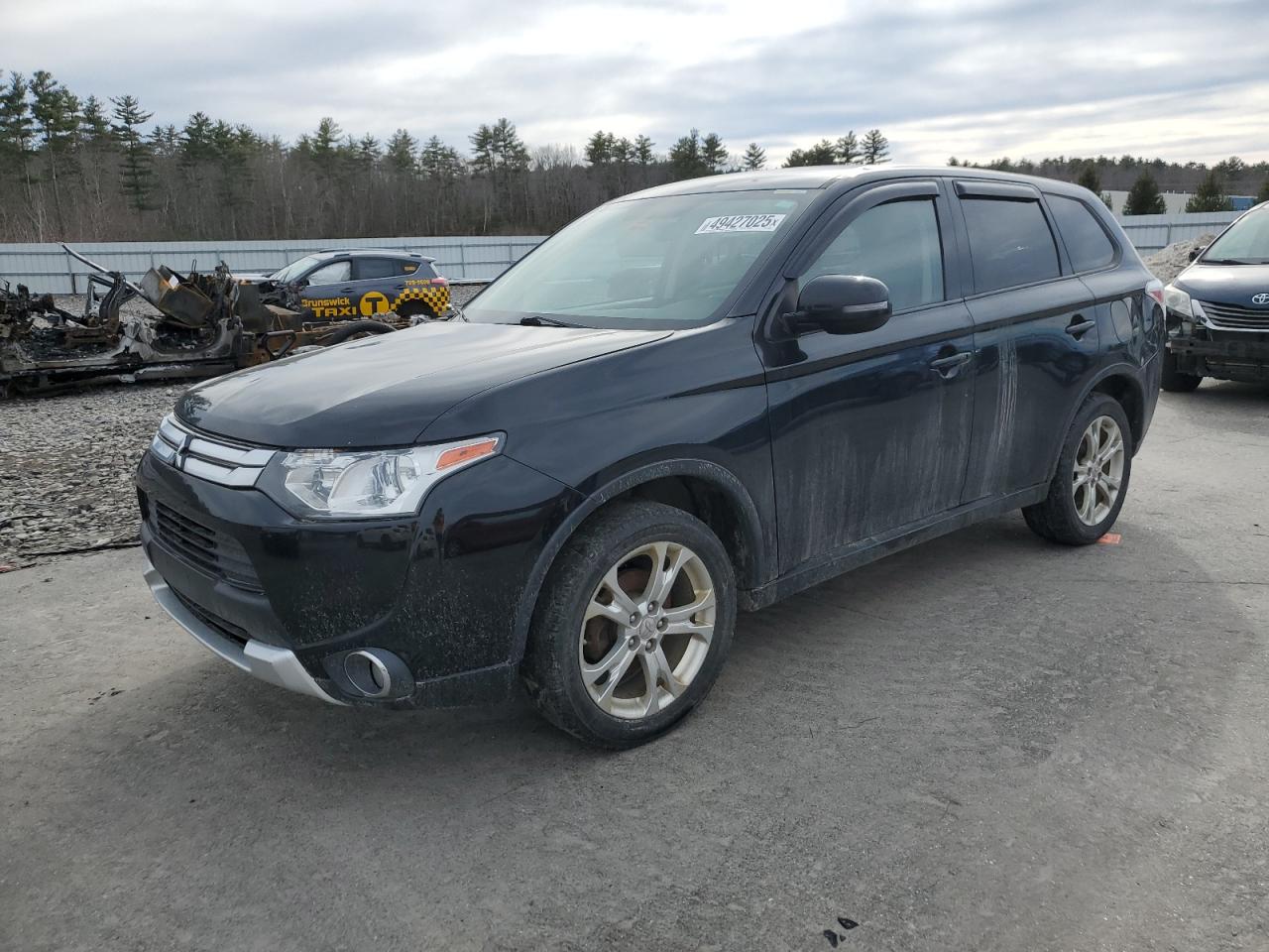 MITSUBISHI OUTLANDER 2015