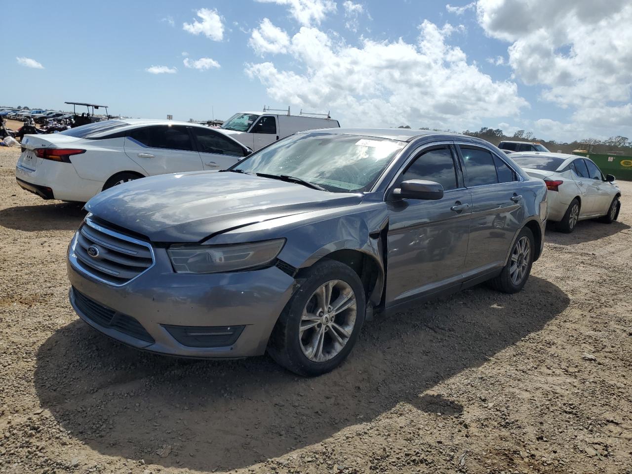 FORD TAURUS SEL 2013