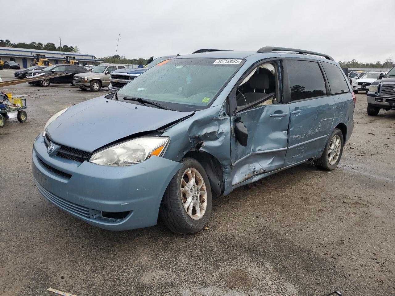 TOYOTA SIENNA LE 2005