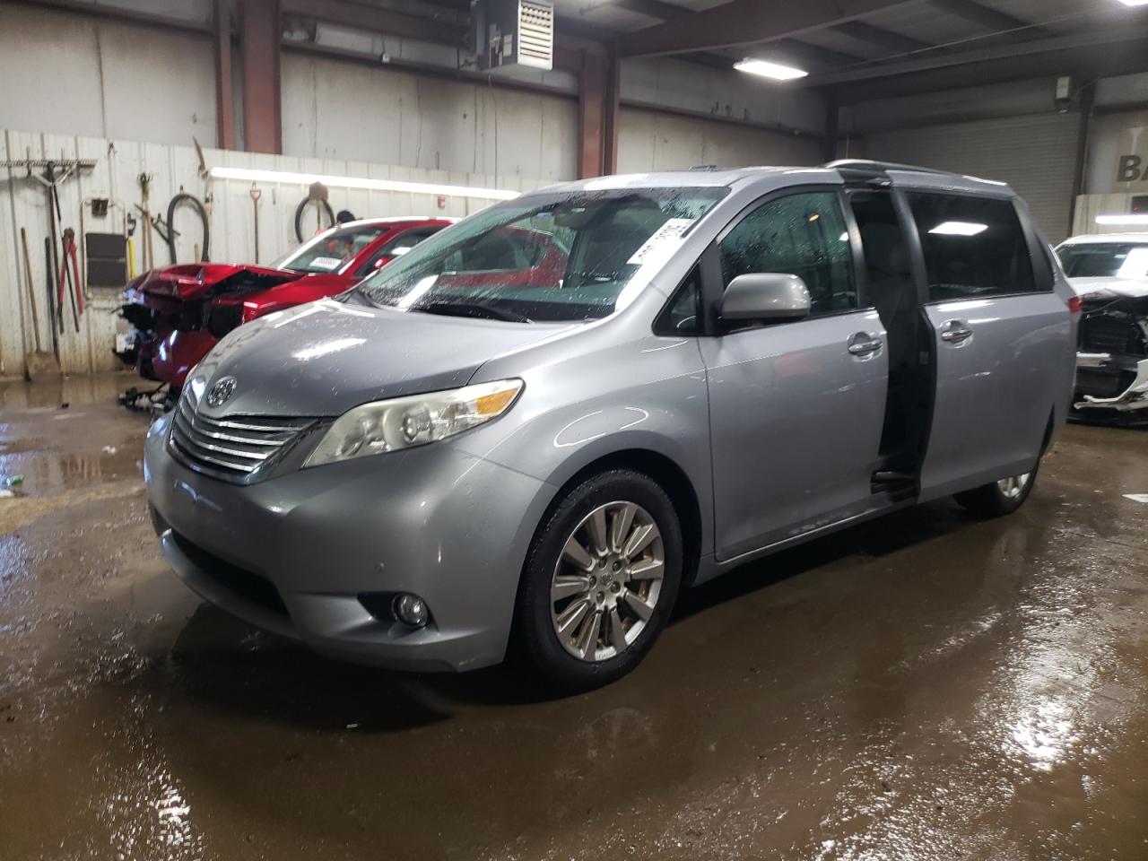 TOYOTA SIENNA XLE 2011