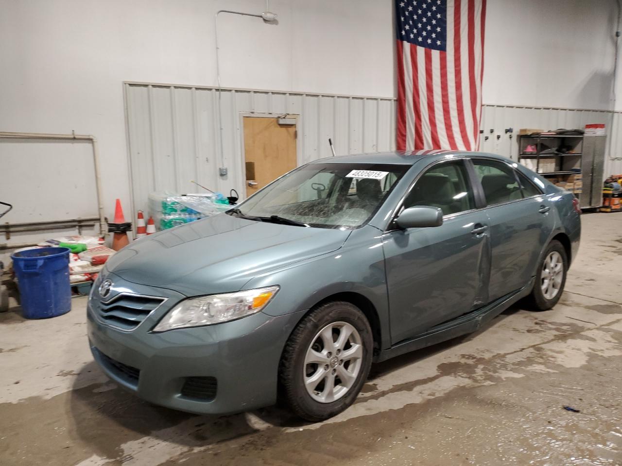 TOYOTA CAMRY BASE 2011
