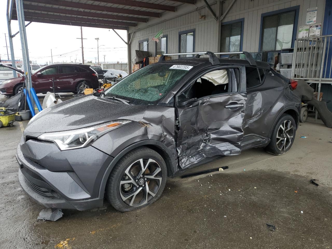TOYOTA C-HR XLE 2019