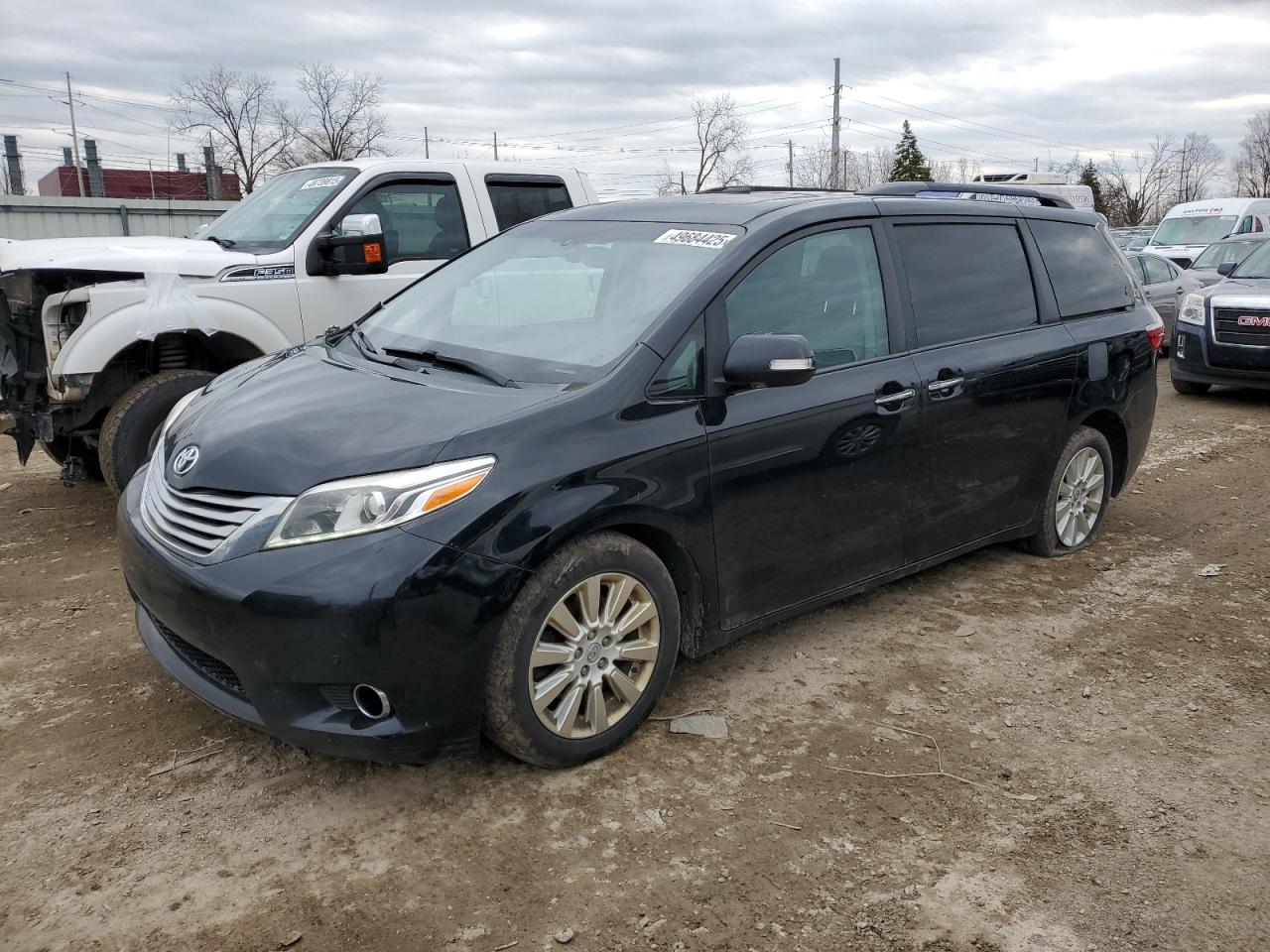 TOYOTA SIENNA XLE 2015